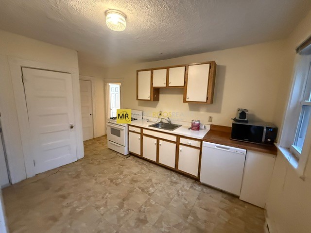 Photo 16 of Peabody St. Unit 3