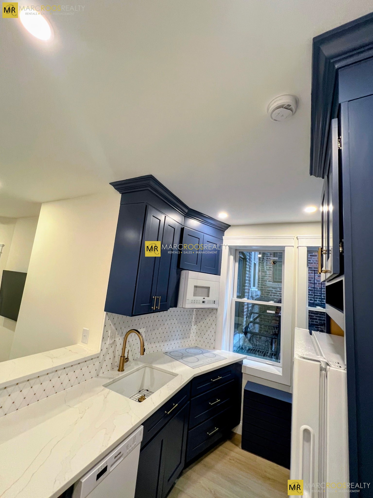 Photo 15 of Irving St. Unit 4