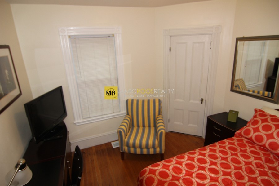 Photo 5 of 33 Jefferson St. Unit 3