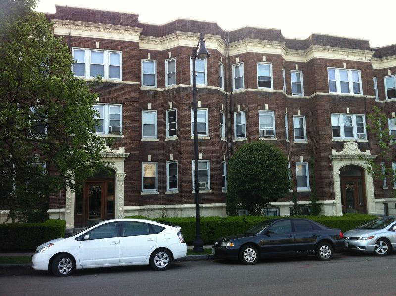1 bed, 1 bath apartment for rent at 1637 Commonwealth Ave Unit 4, Brighton
