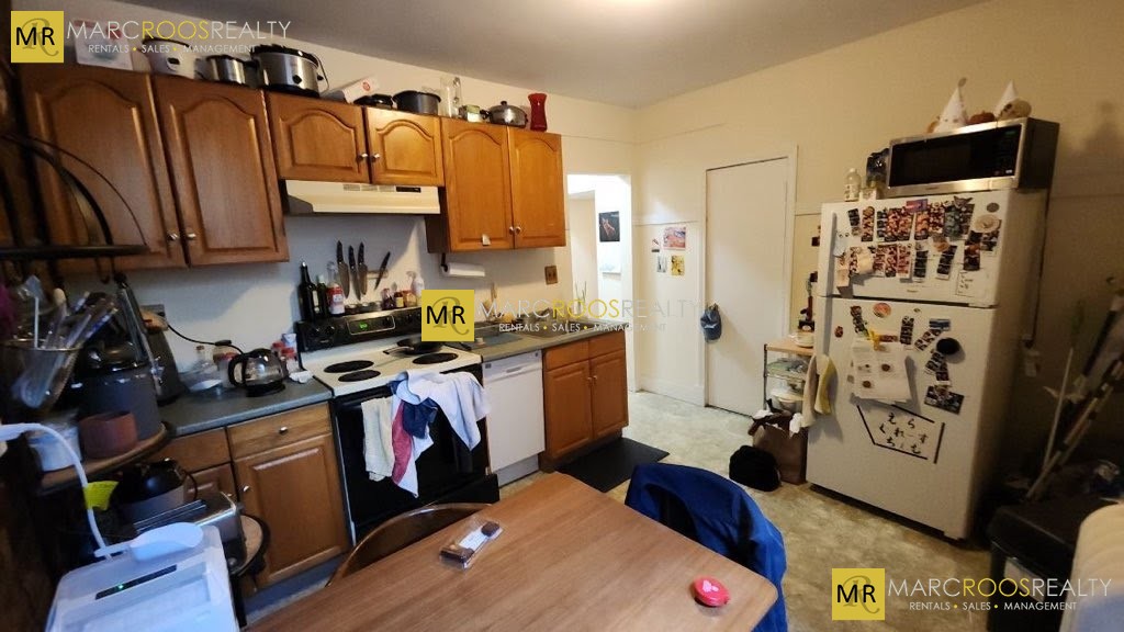 Photo 3 of Commonwealth Ave. Unit 6 [NO ADS]