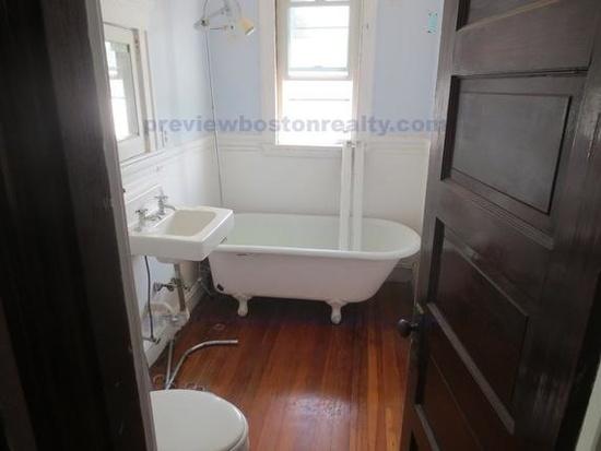 2 bed, 1 bath apartment for rent at 22 Gardena St Unit 3, Brighton — photo 4 of 8