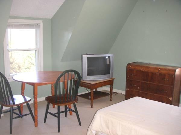 27R Albion St, Somerville