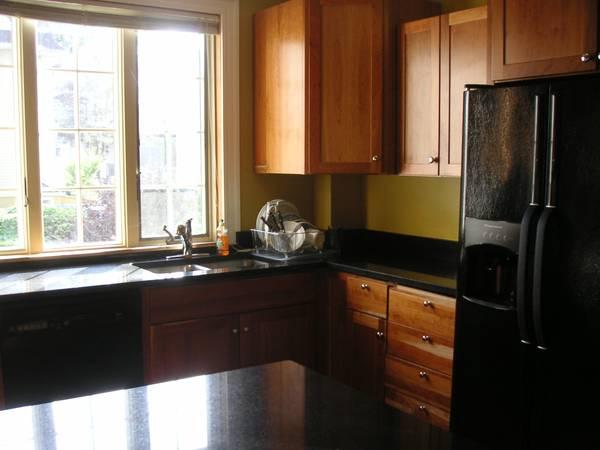 27R Albion St, Somerville