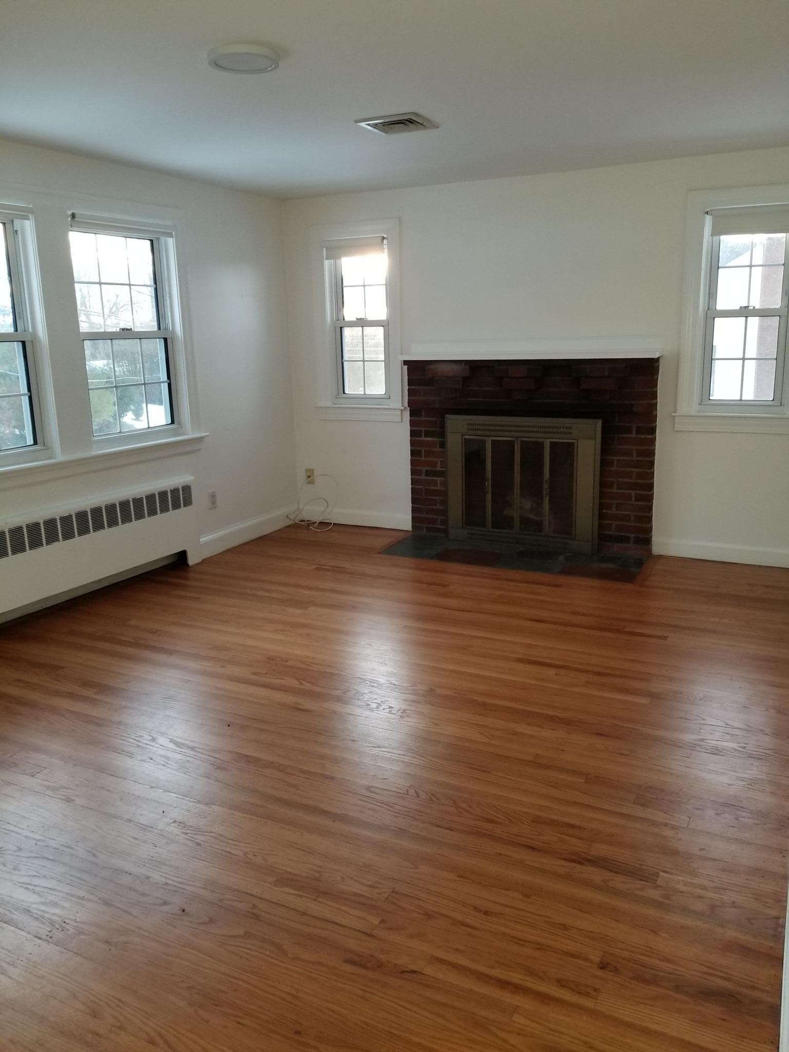 2 bed, 1 bath apartment for rent at 179 Newtonville Ave Unit 2, Newton — photo 3 of 12