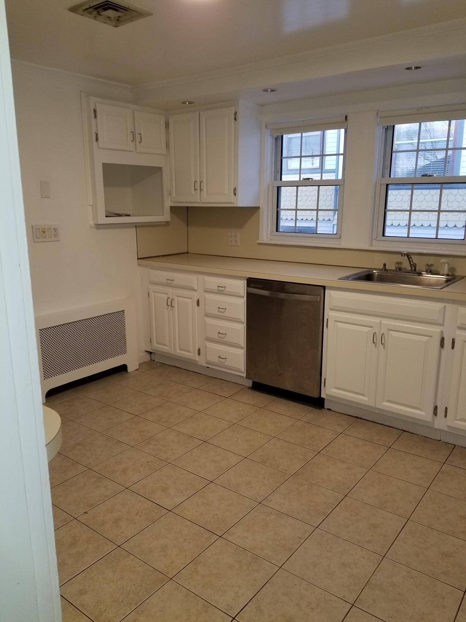 2 bed, 1 bath apartment for rent at 179 Newtonville Ave Unit 2, Newton — photo 2 of 12