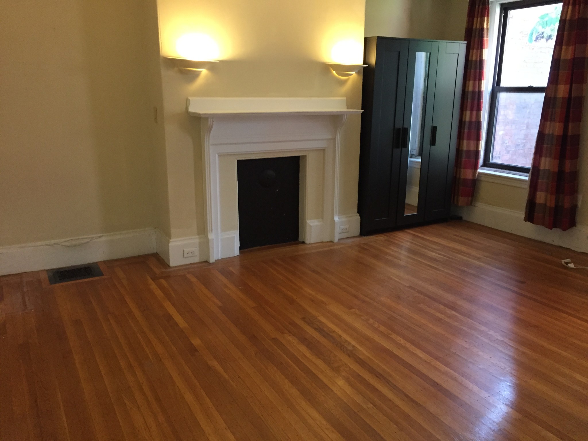 Photo 10 of 429 Marlborough St. Unit 3B