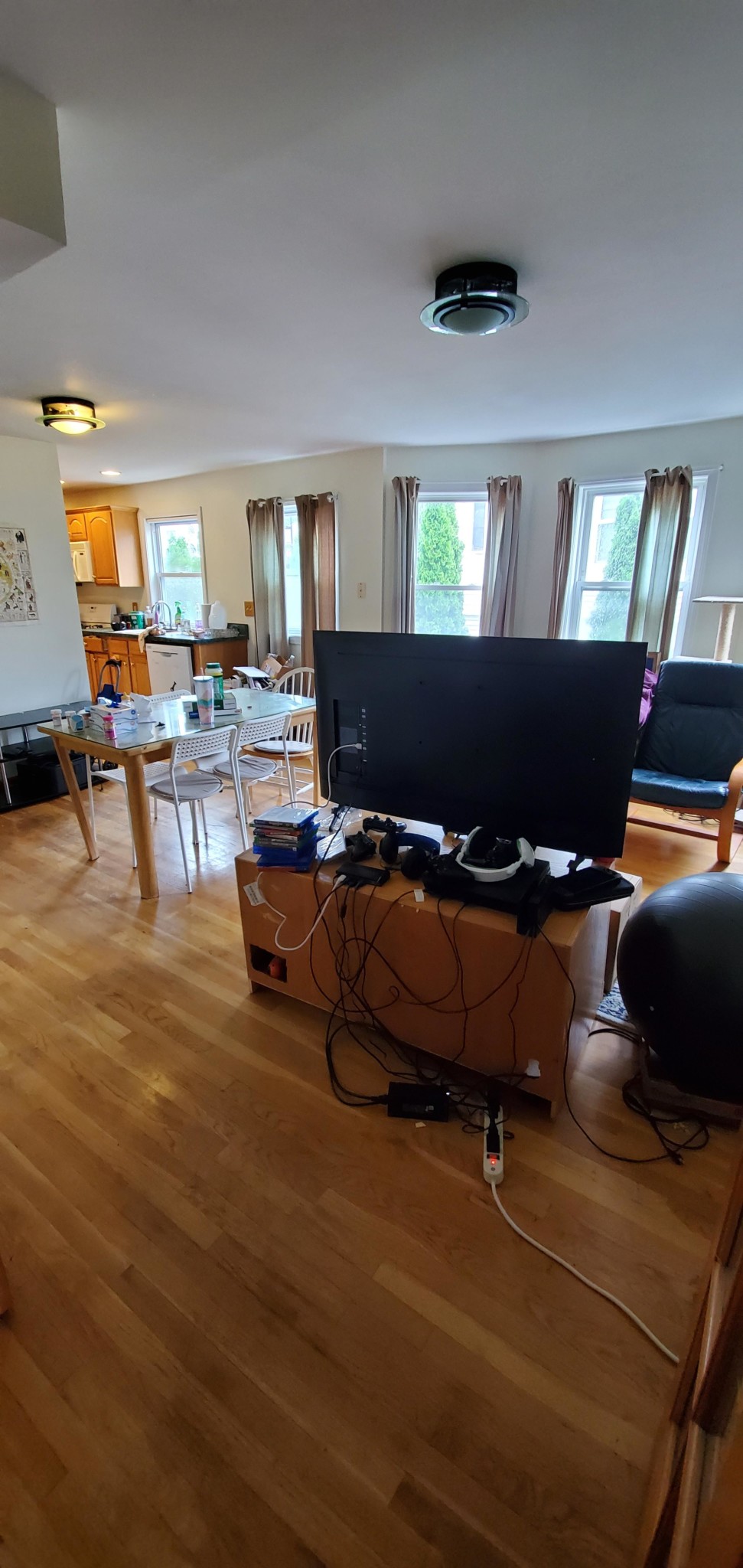 4 bed, 2 bath apartment for rent at 14 Underwood Park Unit 2, Waltham — photo 4 of 17