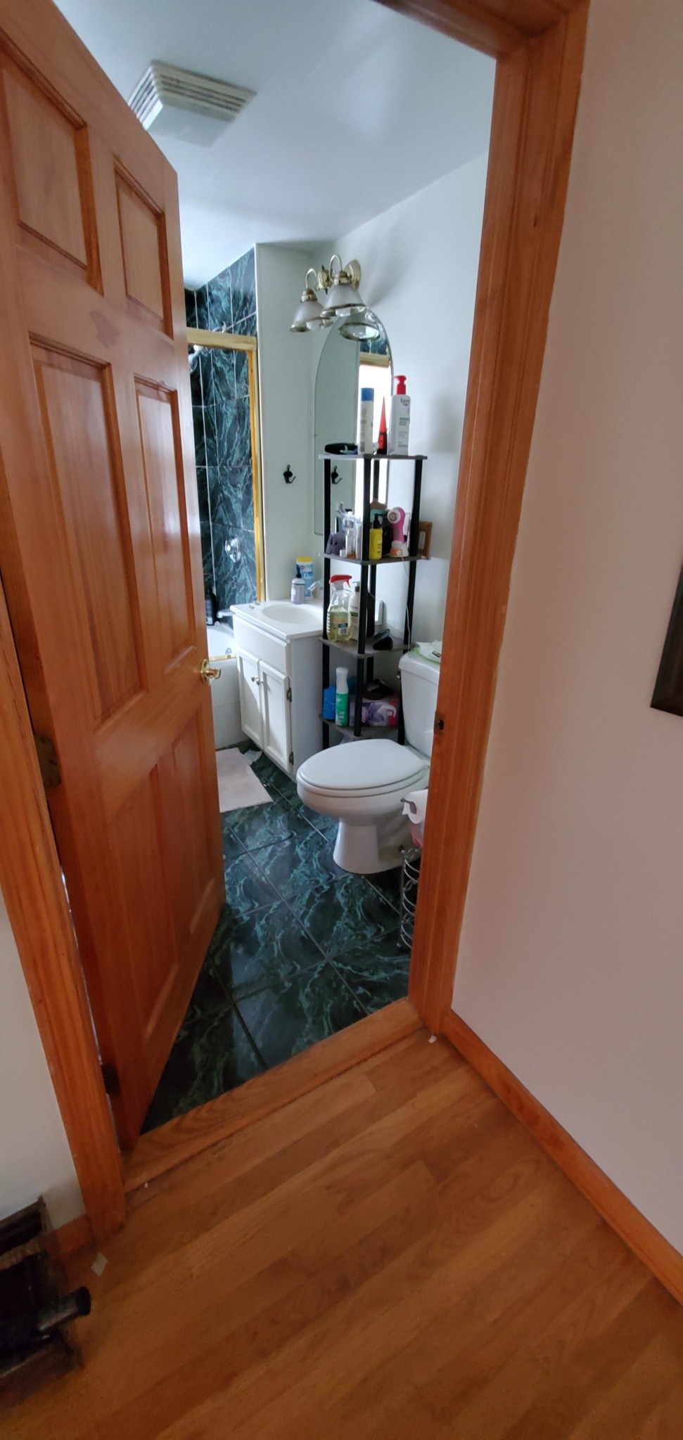 4 bed, 2 bath apartment for rent at 14 Underwood Park Unit 2, Waltham — photo 10 of 17