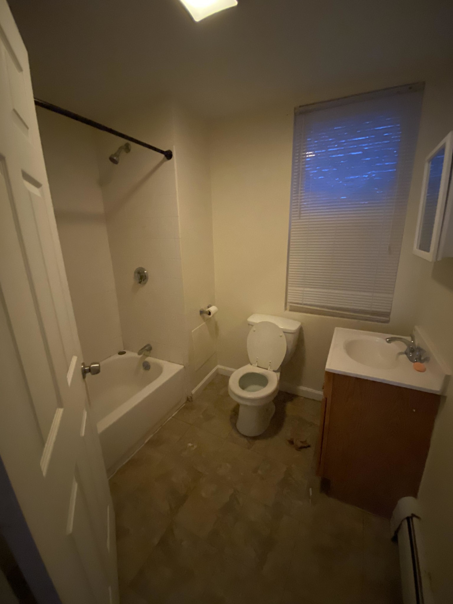 5 bed, 1 bath apartment for rent at 100 Winthrop St Unit 3, Roxbury — photo 6 of 11