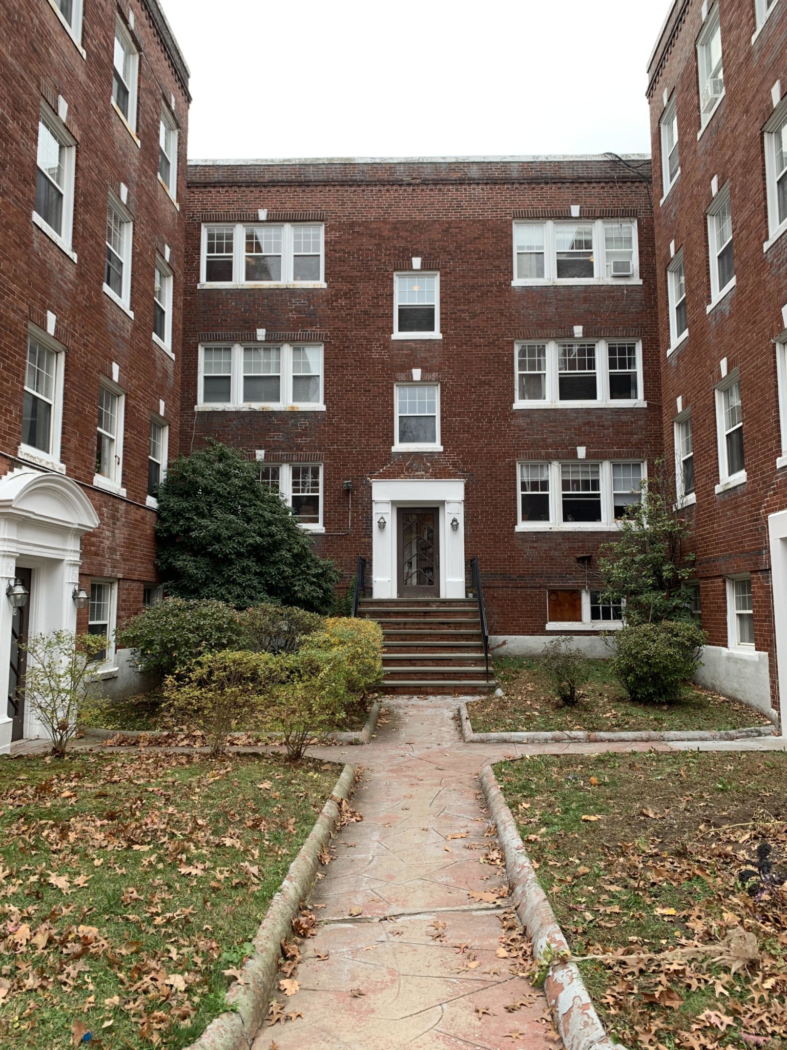 1 bed, 1 bath apartment for rent at 24 Fairbanks St Unit 1B, Brookline