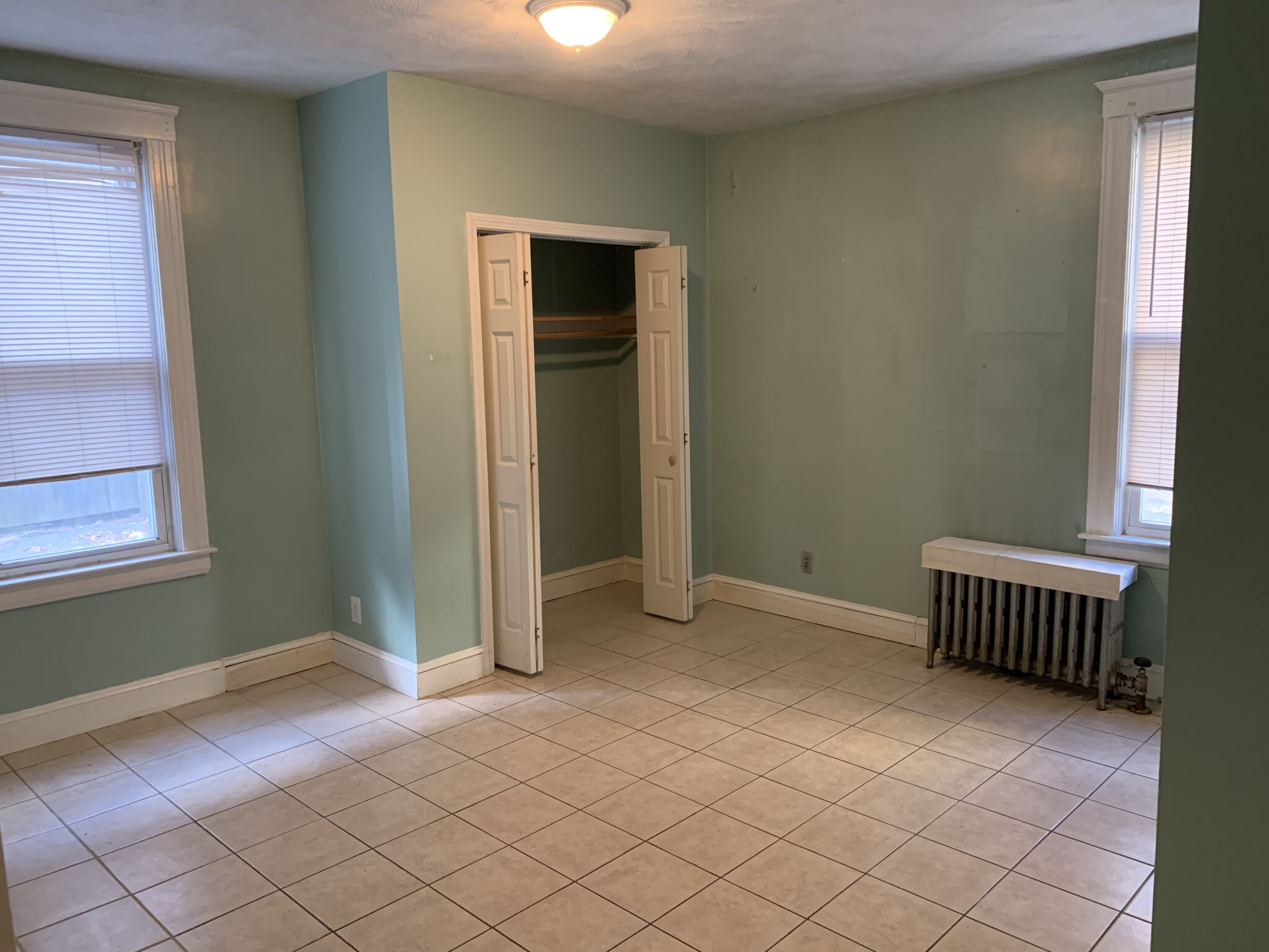 4 bed, 2 bath apartment for rent at 148 Stramore Unit 1, Brighton — photo 1 of 2