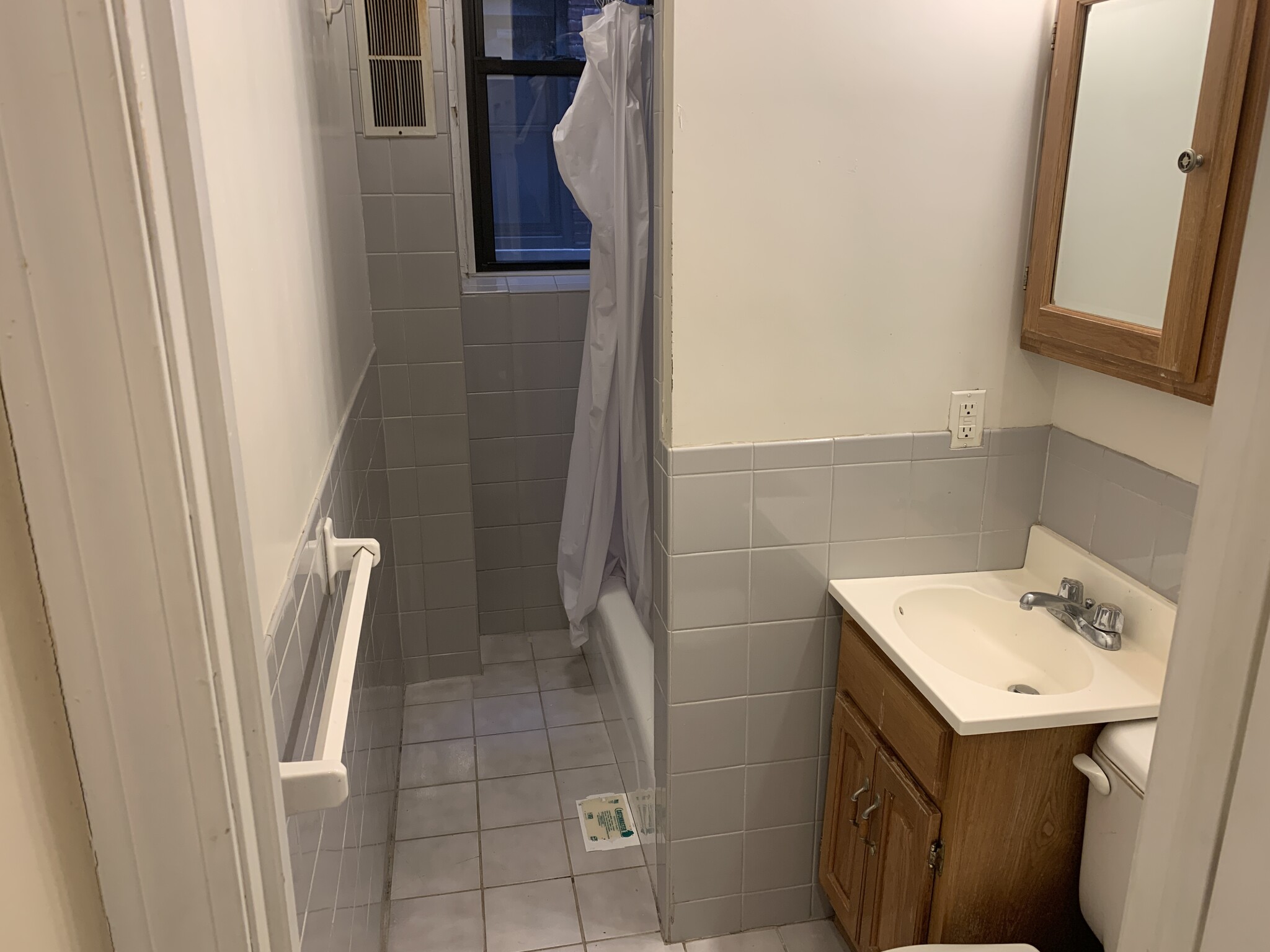 Studio bed, 1 bath apartment for rent at 55 Burbank St Unit 6, Fenway — photo 7 of 8