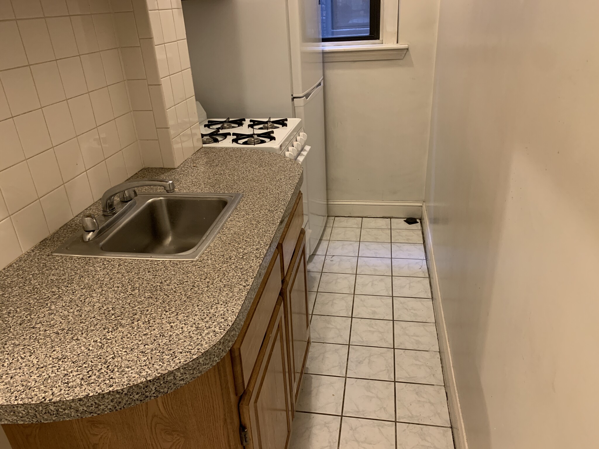 Studio bed, 1 bath apartment for rent at 55 Burbank St Unit 6, Fenway — photo 3 of 8