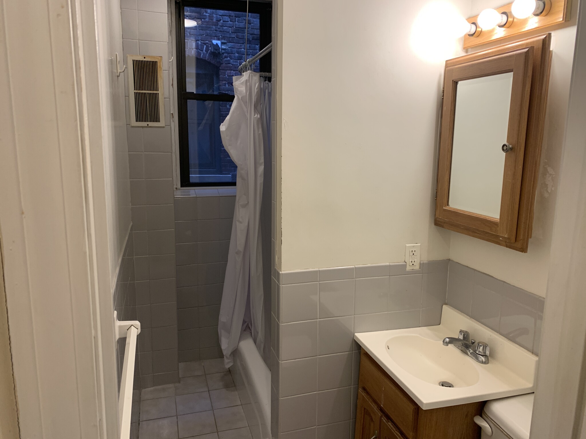 Studio bed, 1 bath apartment for rent at 55 Burbank St Unit 6, Fenway — photo 8 of 8