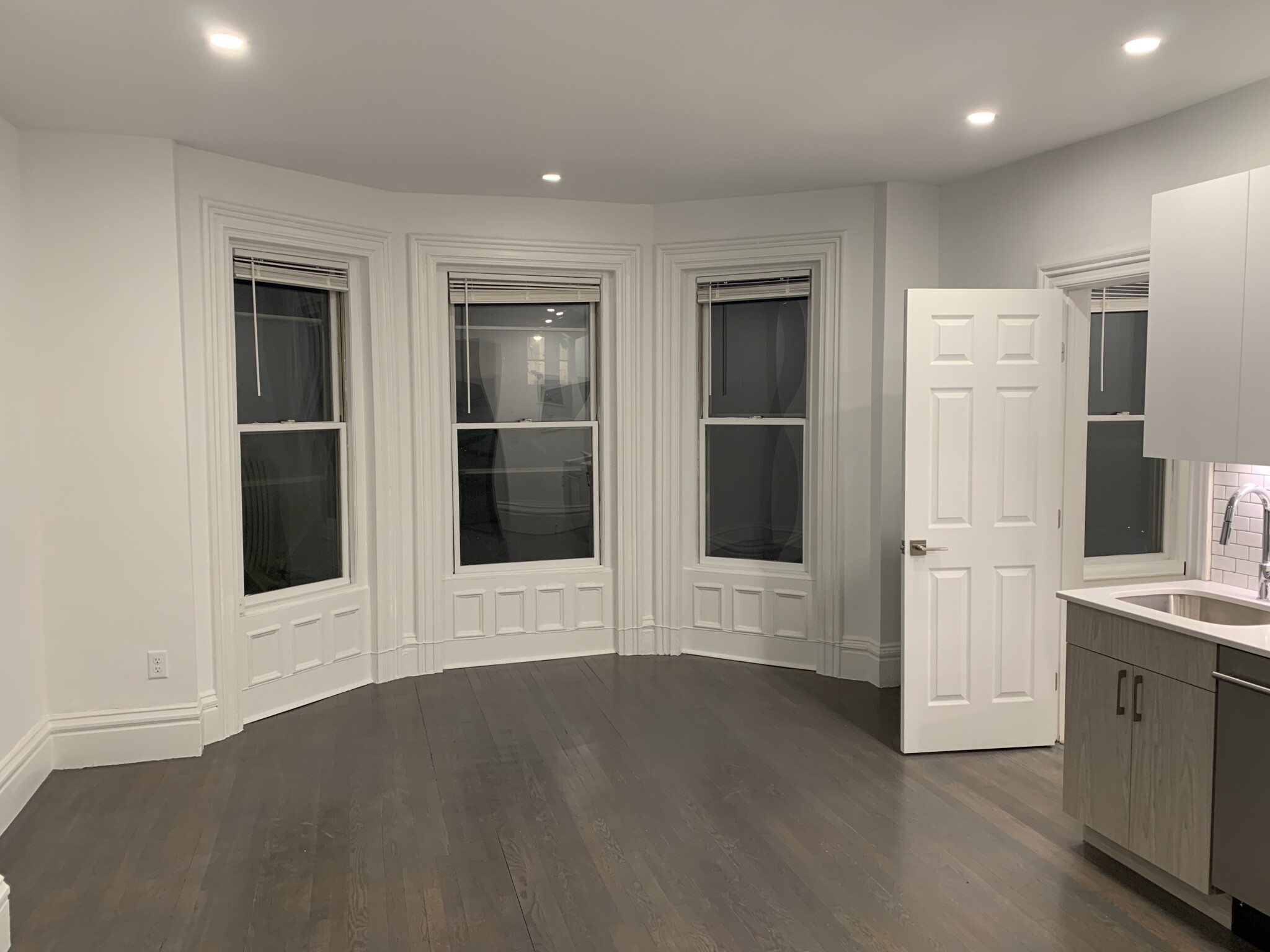 225 Newbury St, Back Bay