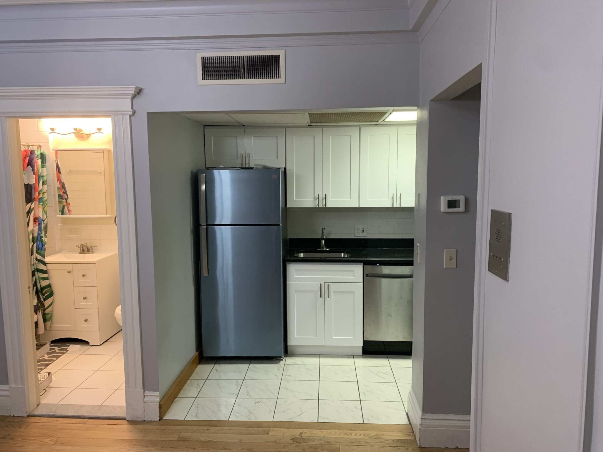 Studio bed, 1 bath apartment for rent at 464 Commonwealth Ave Unit 46, Fenway — photo 2 of 24