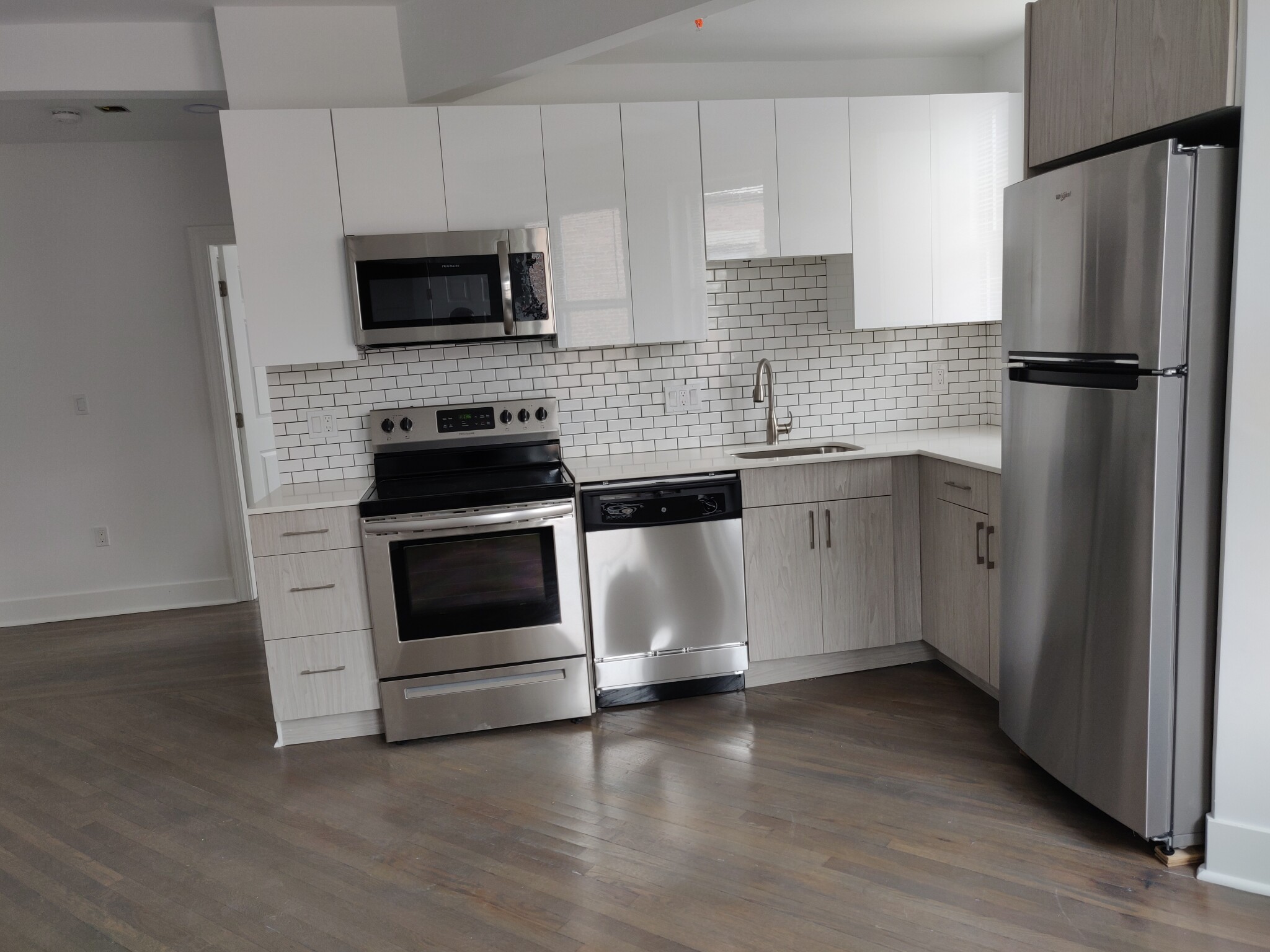 Photo 3 of 11 Queensberry St. Unit 39