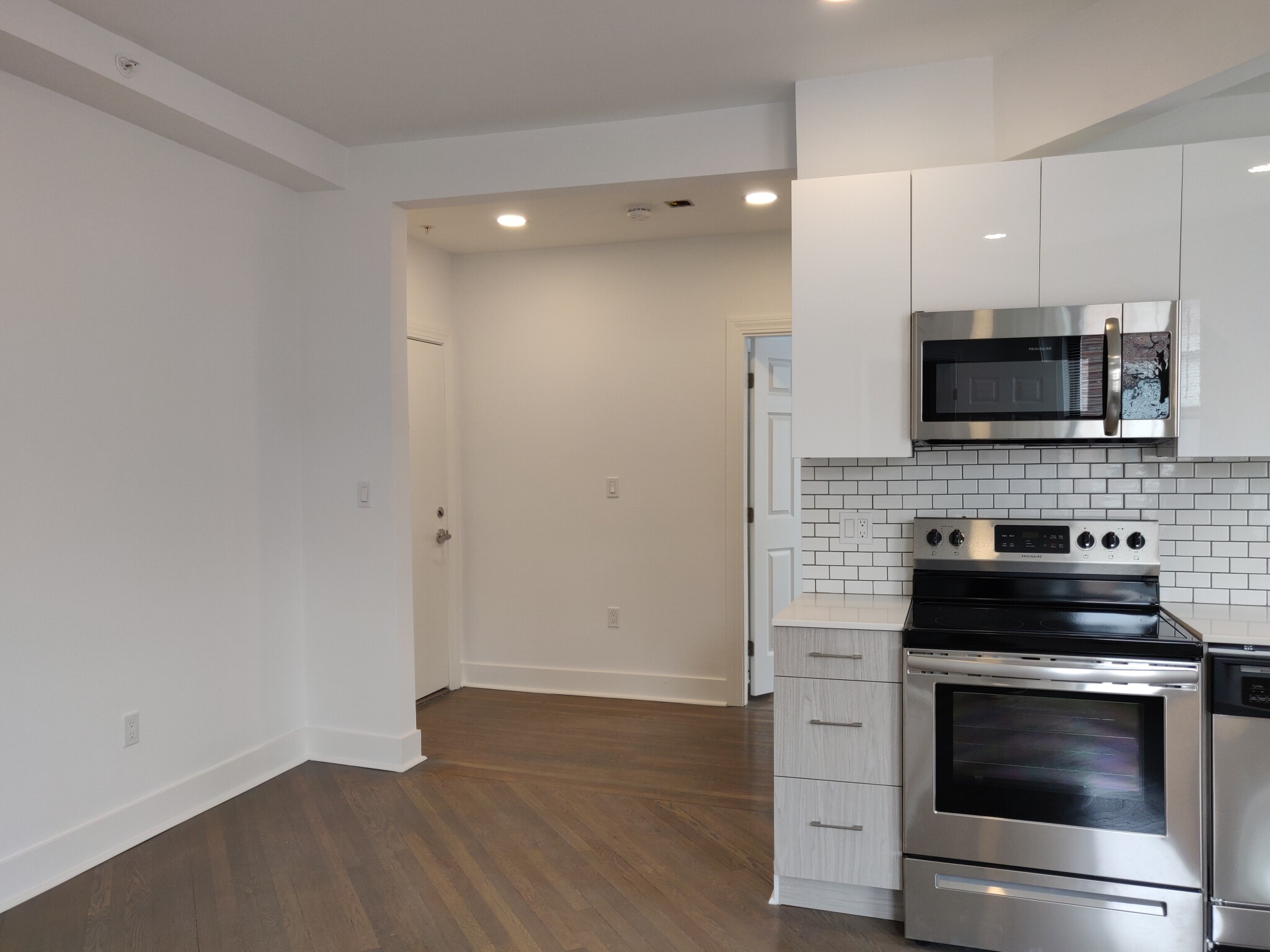 Photo 7 of 11 Queensberry St. Unit 39