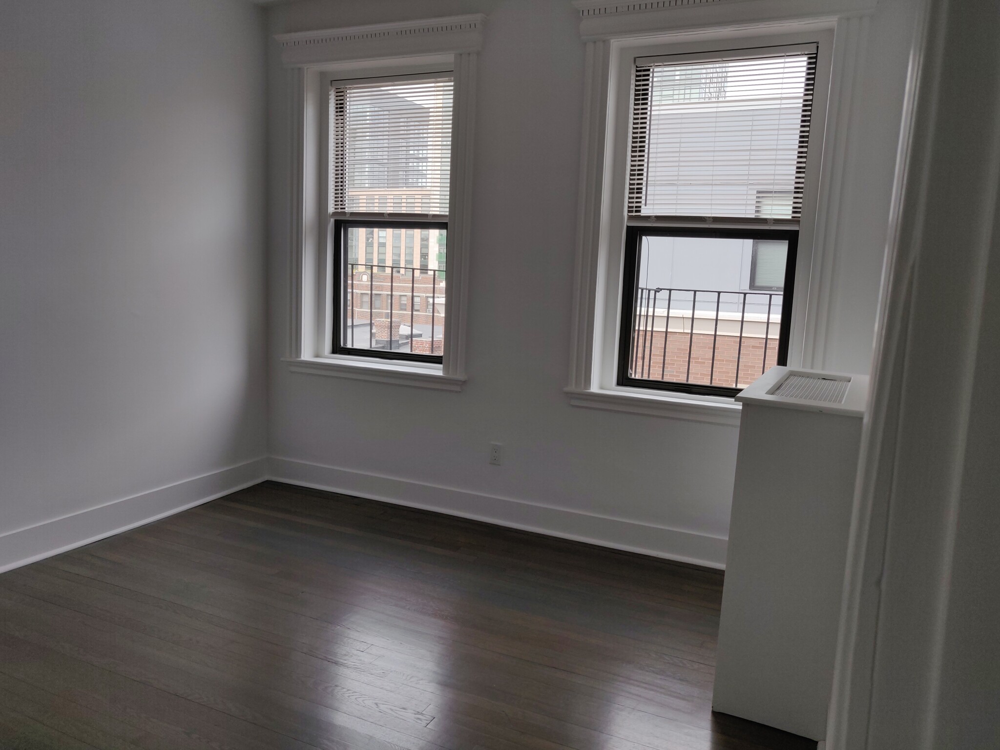 Photo 5 of 11 Queensberry St. Unit 39