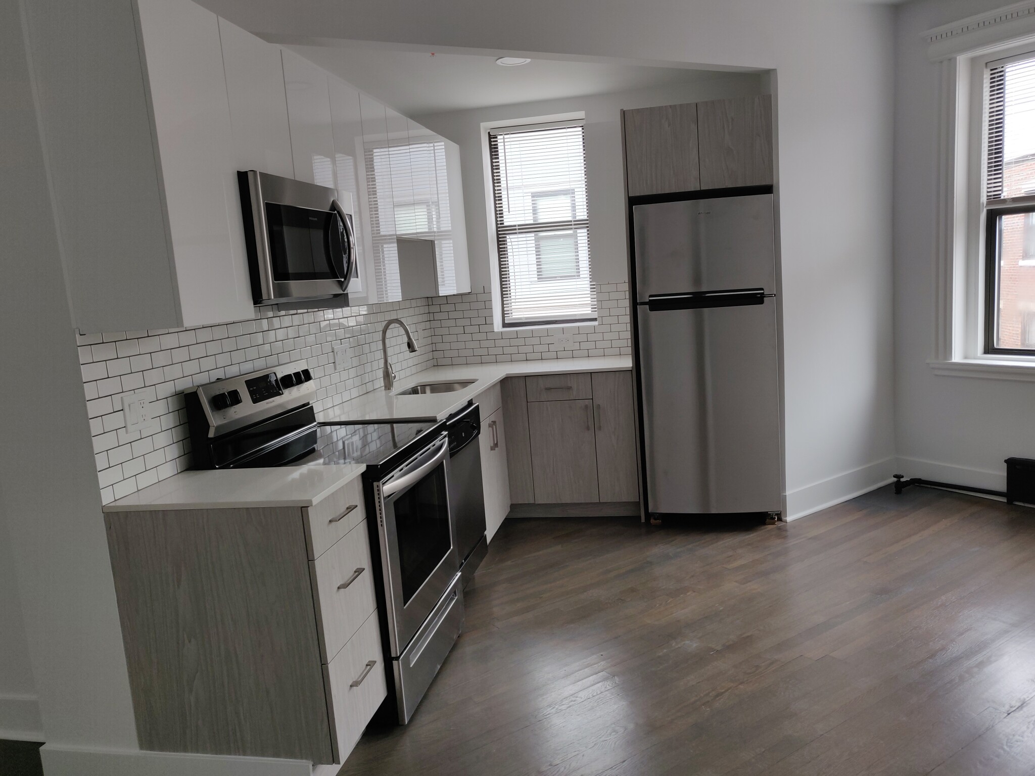 Photo 2 of 11 Queensberry St. Unit 39