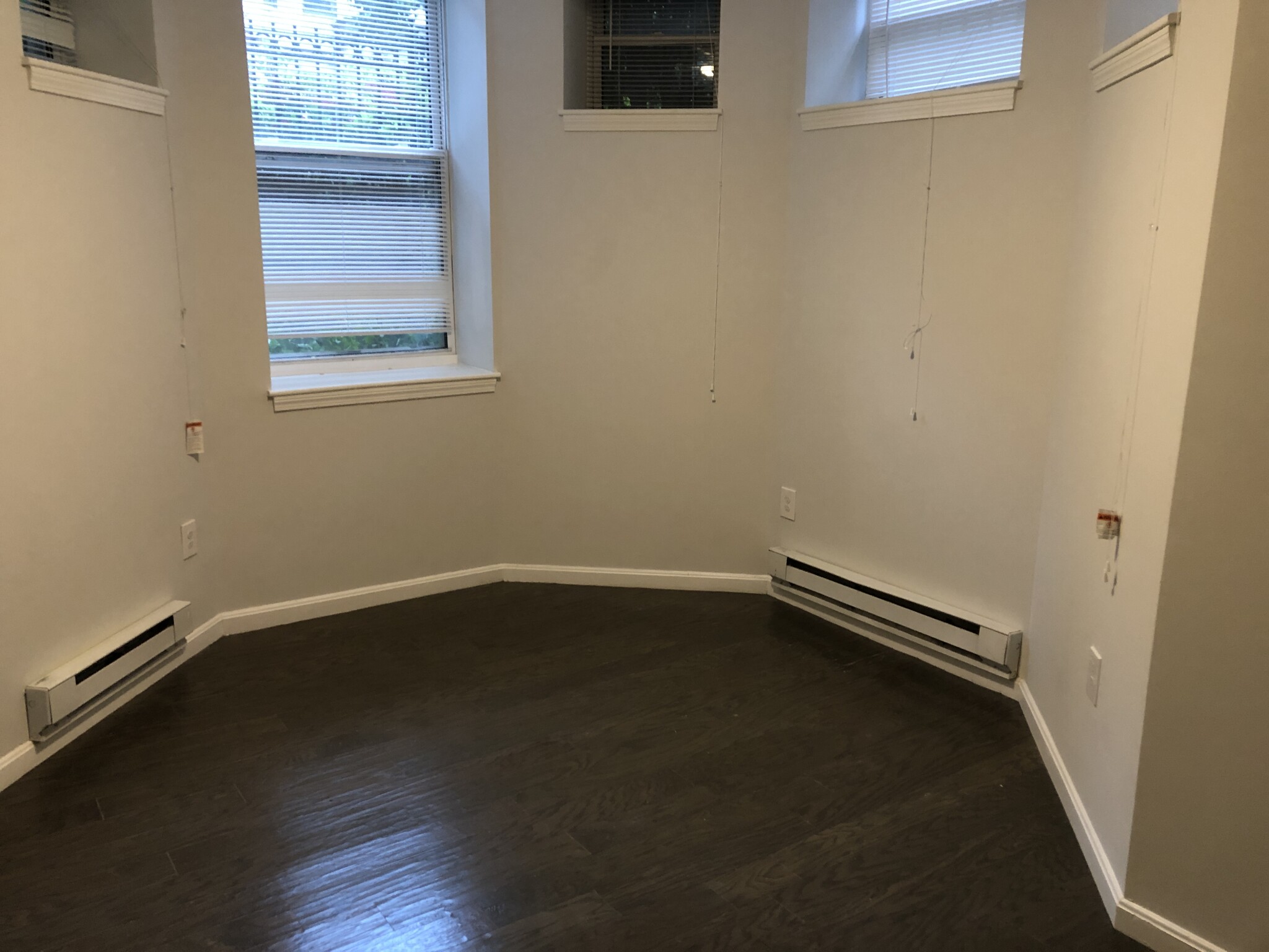 Photo 2 of 16 Queensberry St. Unit B