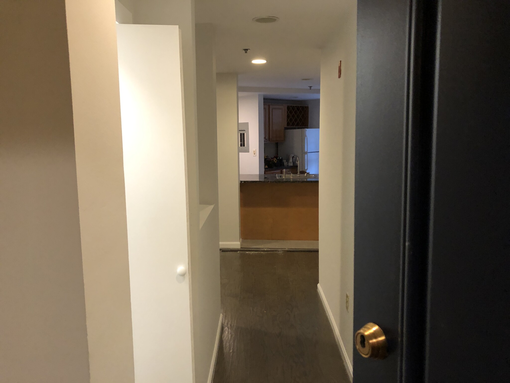 Photo 3 of 16 Queensberry St. Unit B