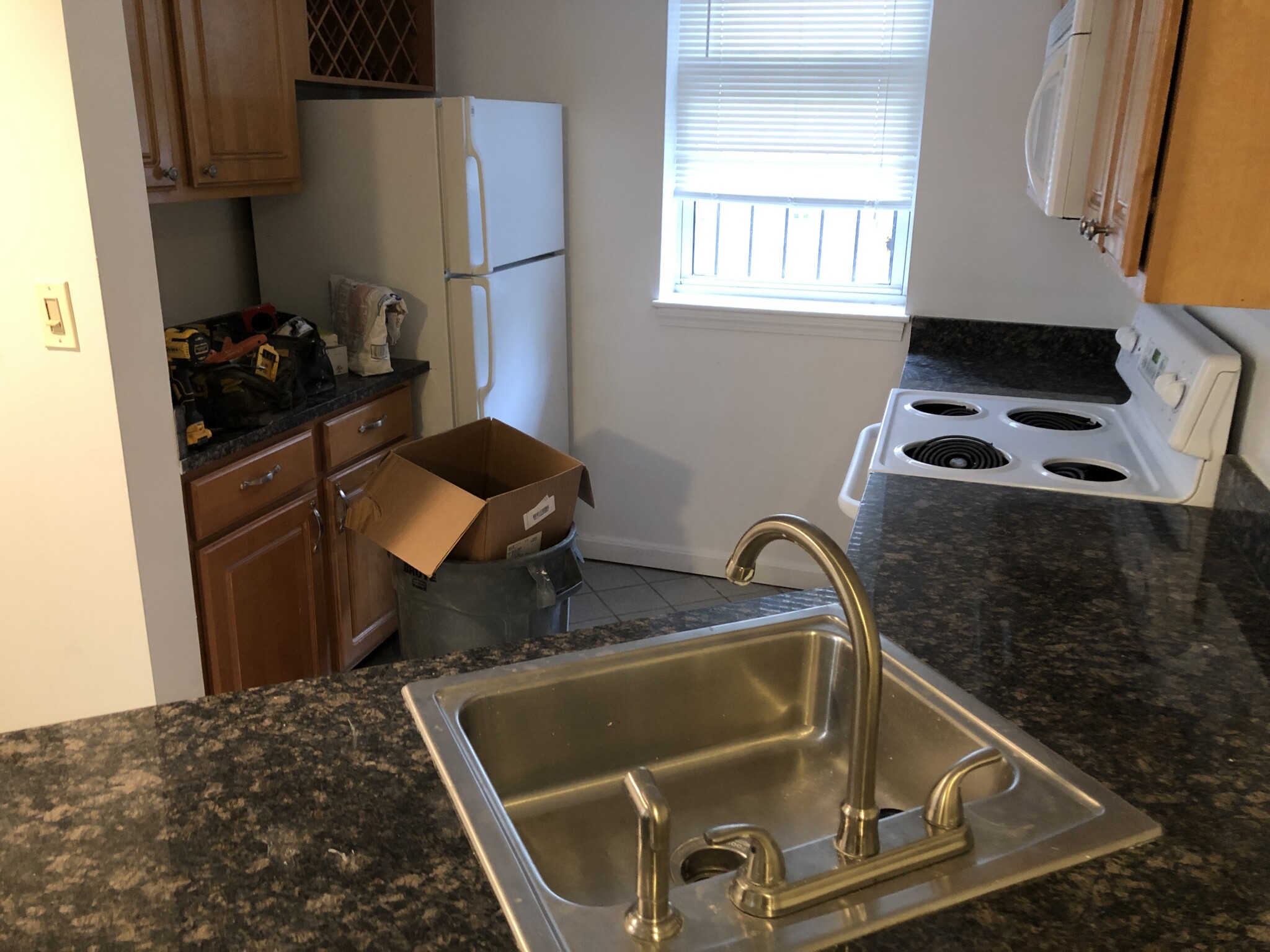 Photo 5 of 16 Queensberry St. Unit B