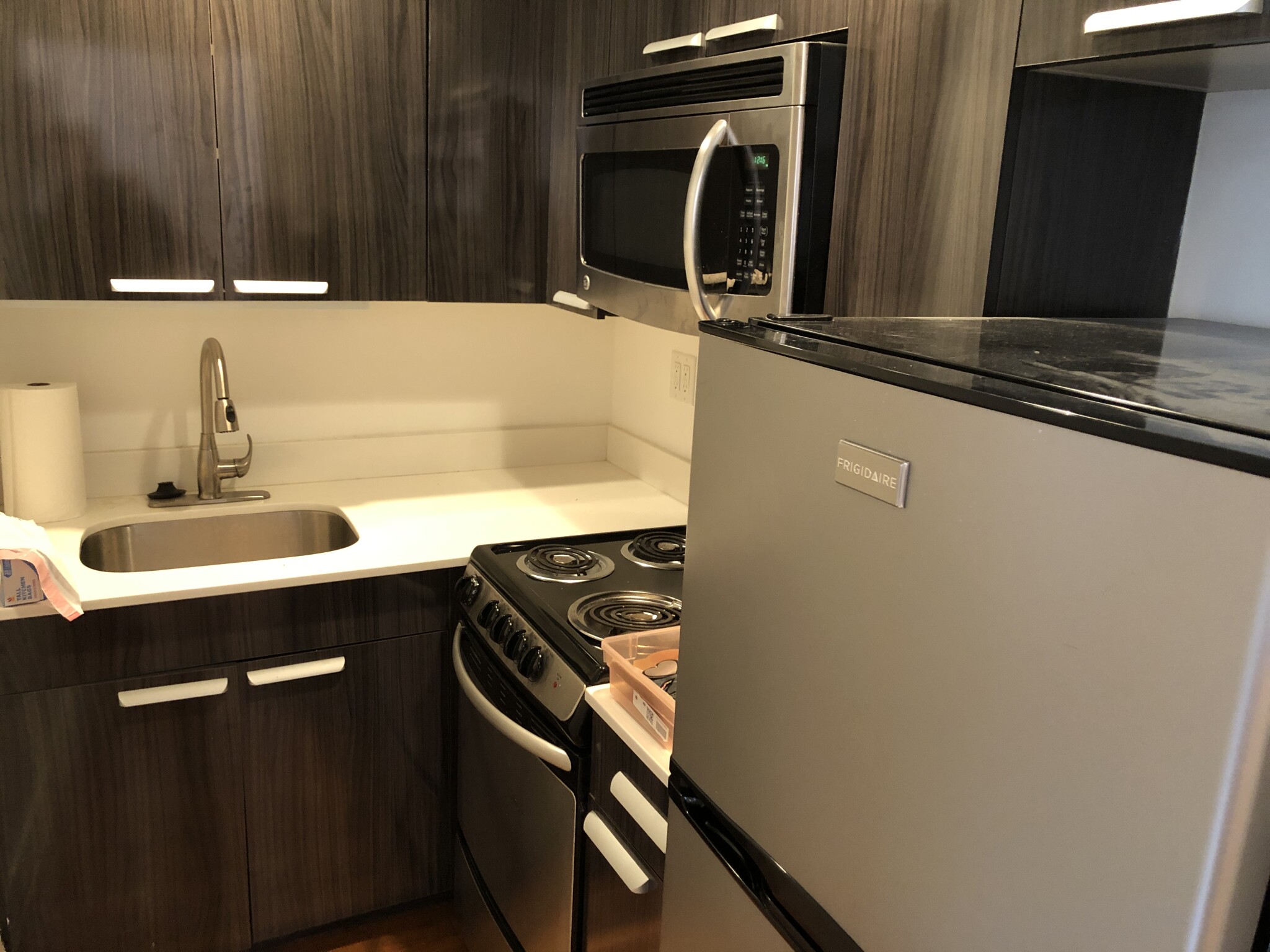 Photo 10 of 254 Newbury St. Unit 5