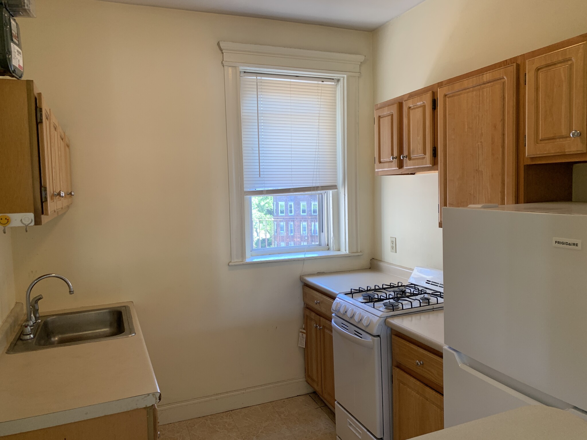 Photo 2 of 102 Queensberry St. Unit 14