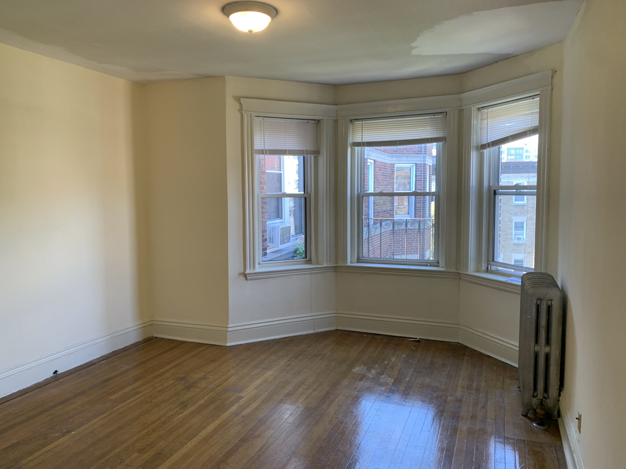 Photo 6 of 102 Queensberry St. Unit 14
