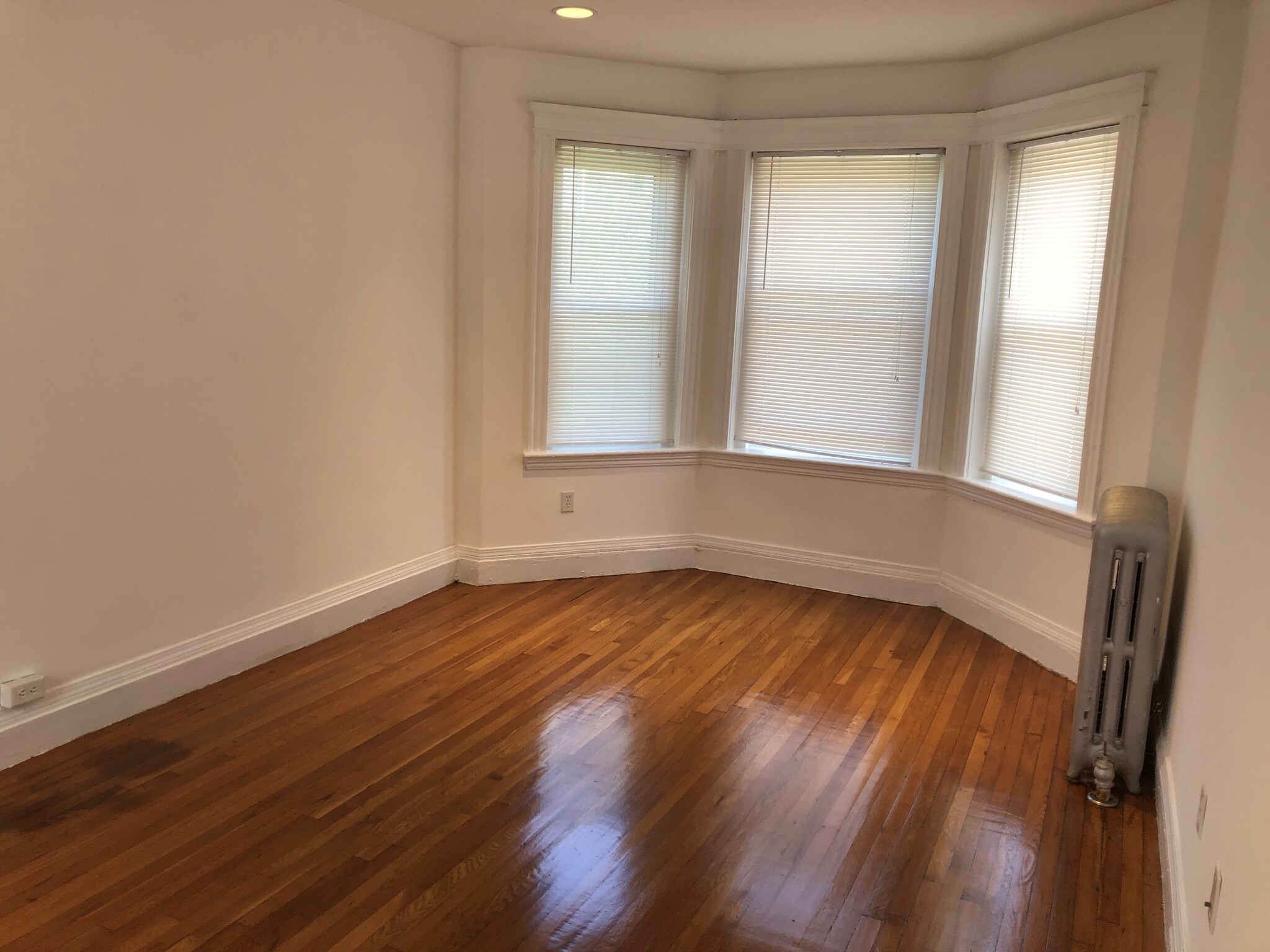 Photo 3 of 107 Queensberry St. Unit 15