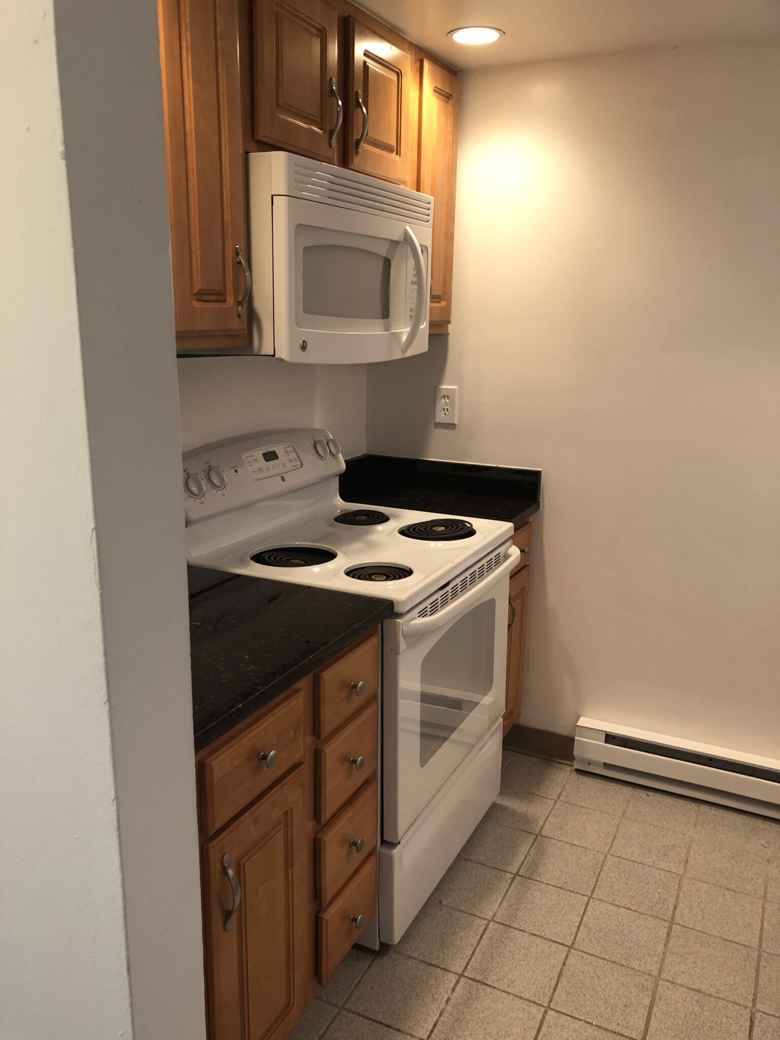 Photo 6 of 102 Queensberry St. Unit B