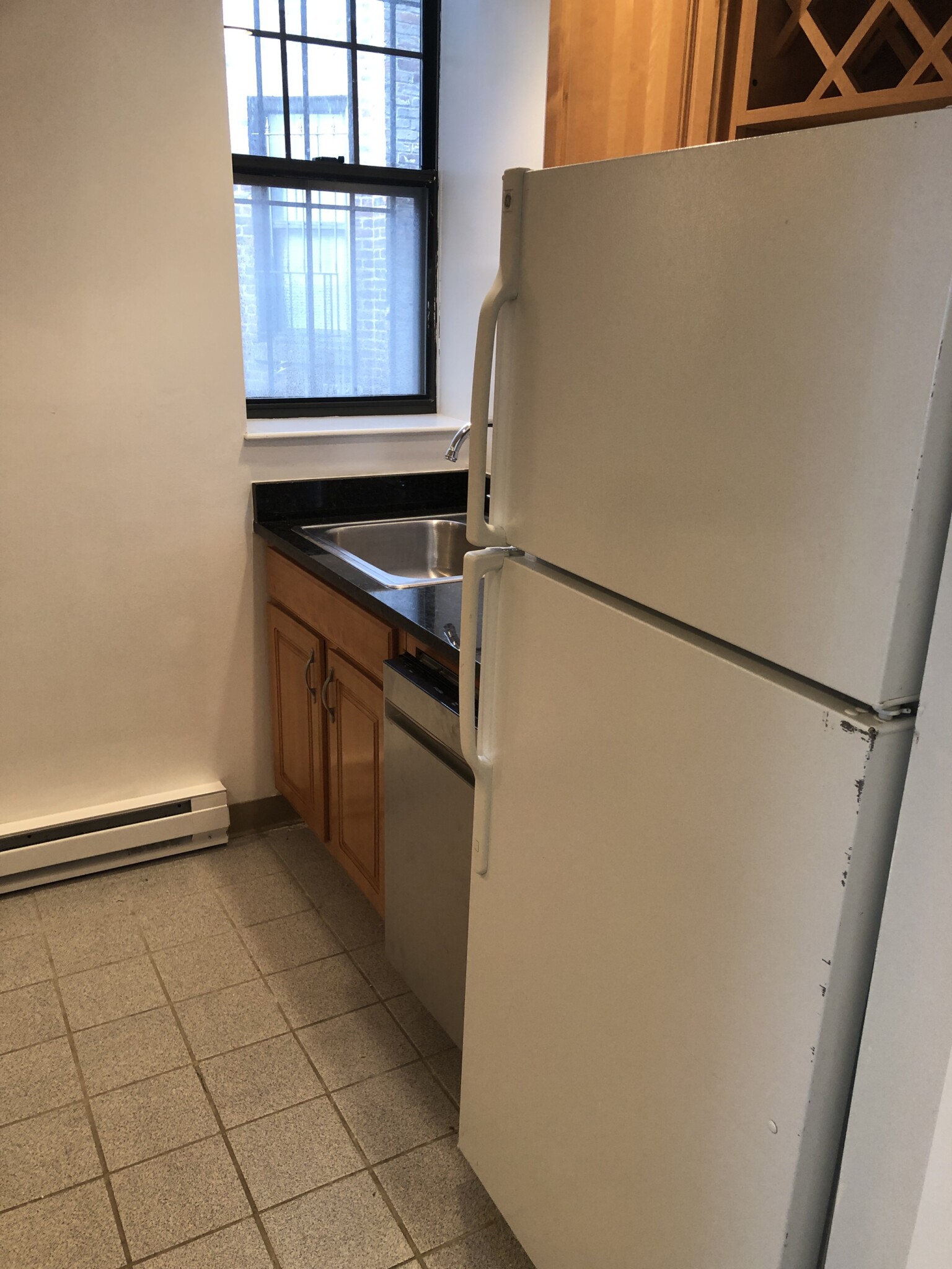 Photo 7 of 102 Queensberry St. Unit B