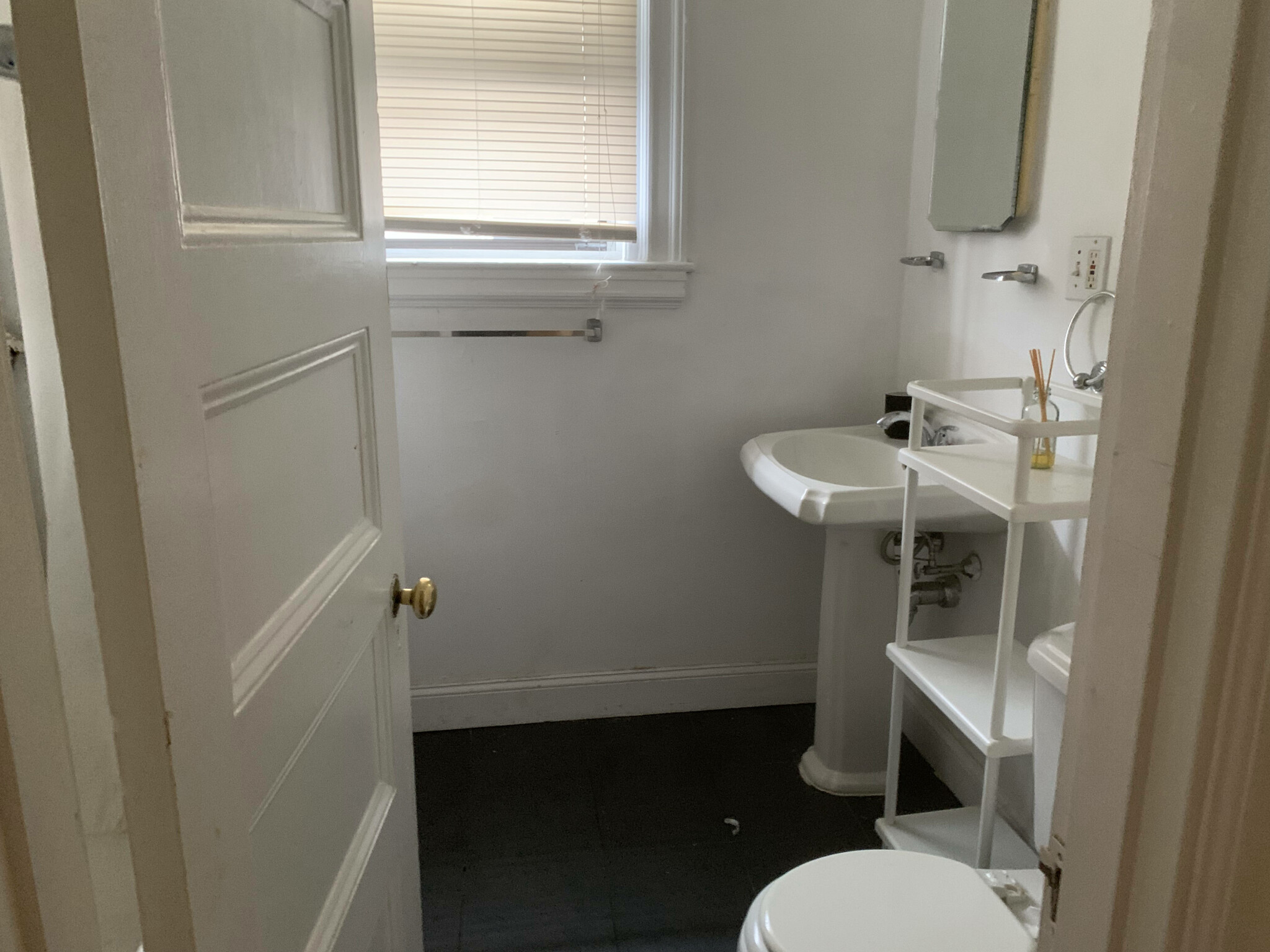 2 bed, 1 bath apartment for rent at 457 Centre St Unit Centre, Newton — photo 8 of 12