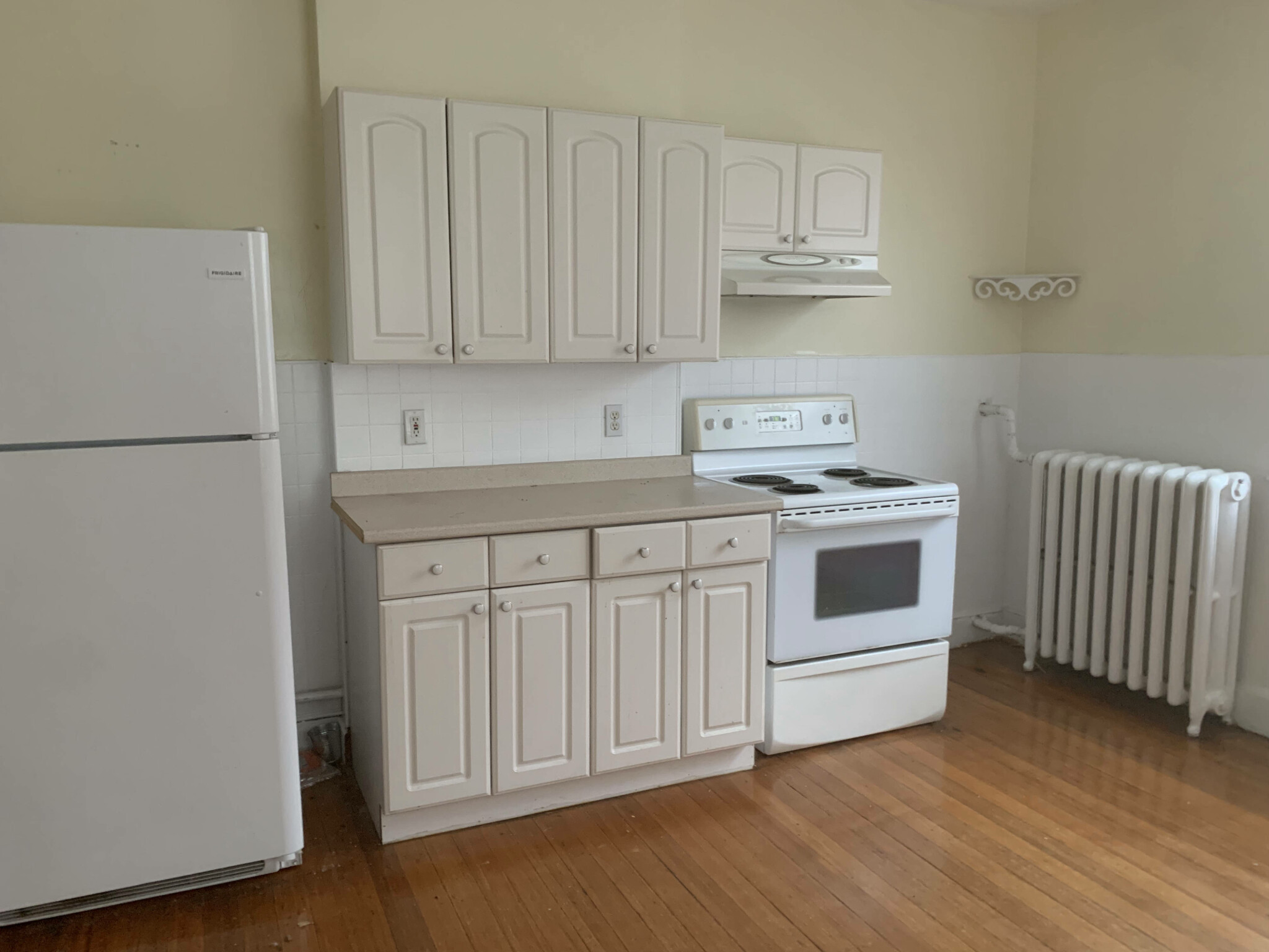2 bed, 1 bath apartment for rent at 457 Centre St Unit Centre, Newton