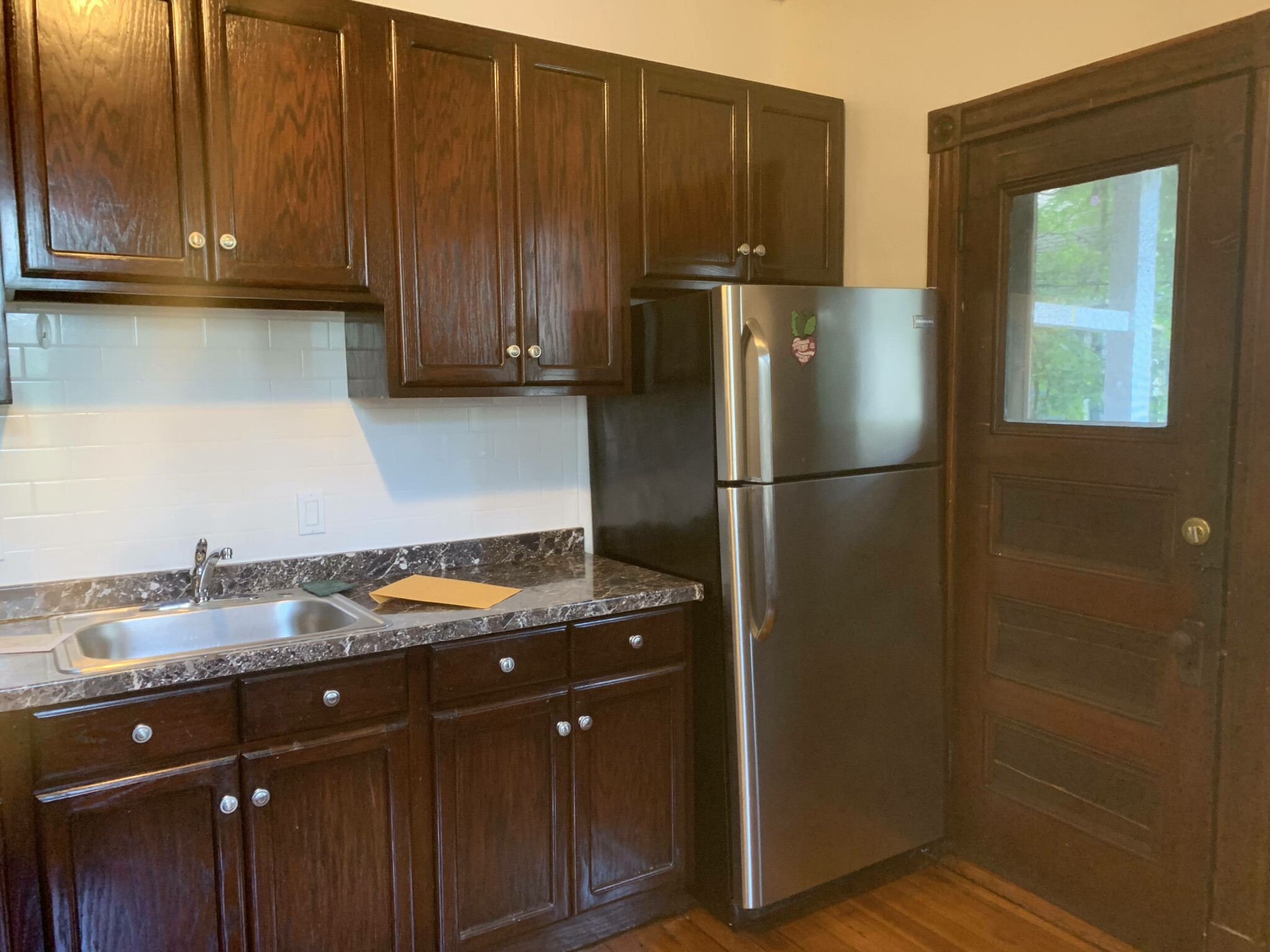 3 bed, 1 bath apartment for rent at 807 Centre St Unit 3, Jamaica Plain — photo 2 of 12