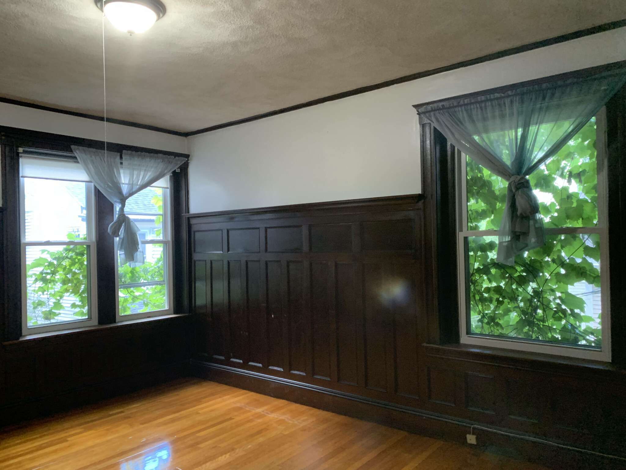3 bed, 1 bath apartment for rent at 807 Centre St Unit 3, Jamaica Plain — photo 5 of 12