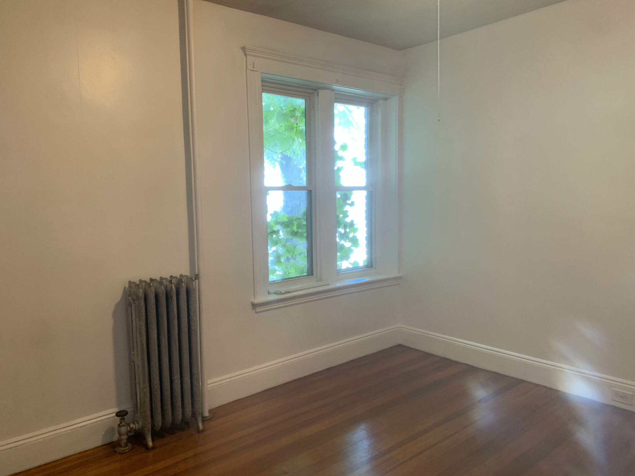 3 bed, 1 bath apartment for rent at 807 Centre St Unit 3, Jamaica Plain — photo 8 of 12