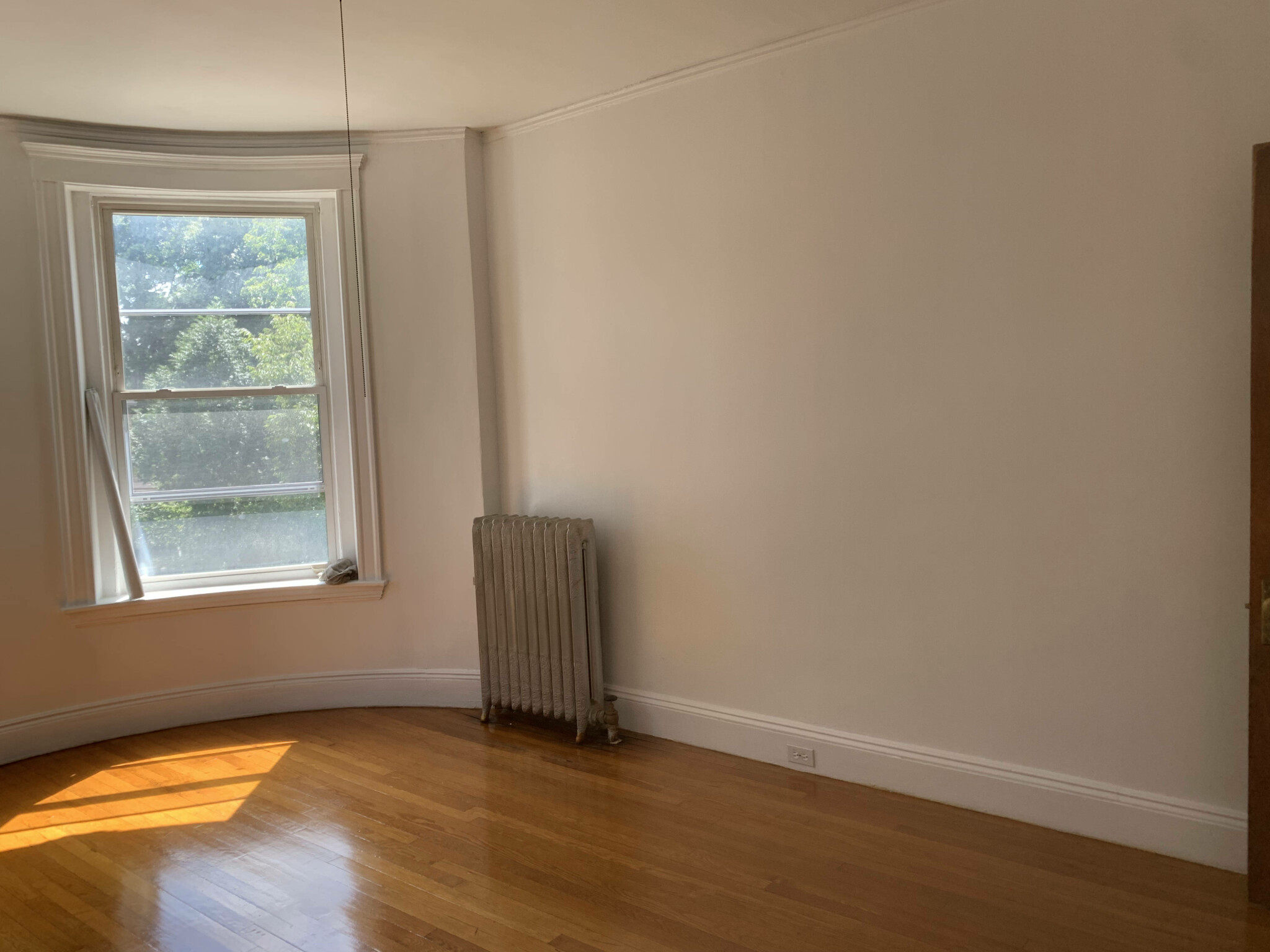 3 bed, 1 bath apartment for rent at 807 Centre St Unit 3, Jamaica Plain — photo 10 of 12