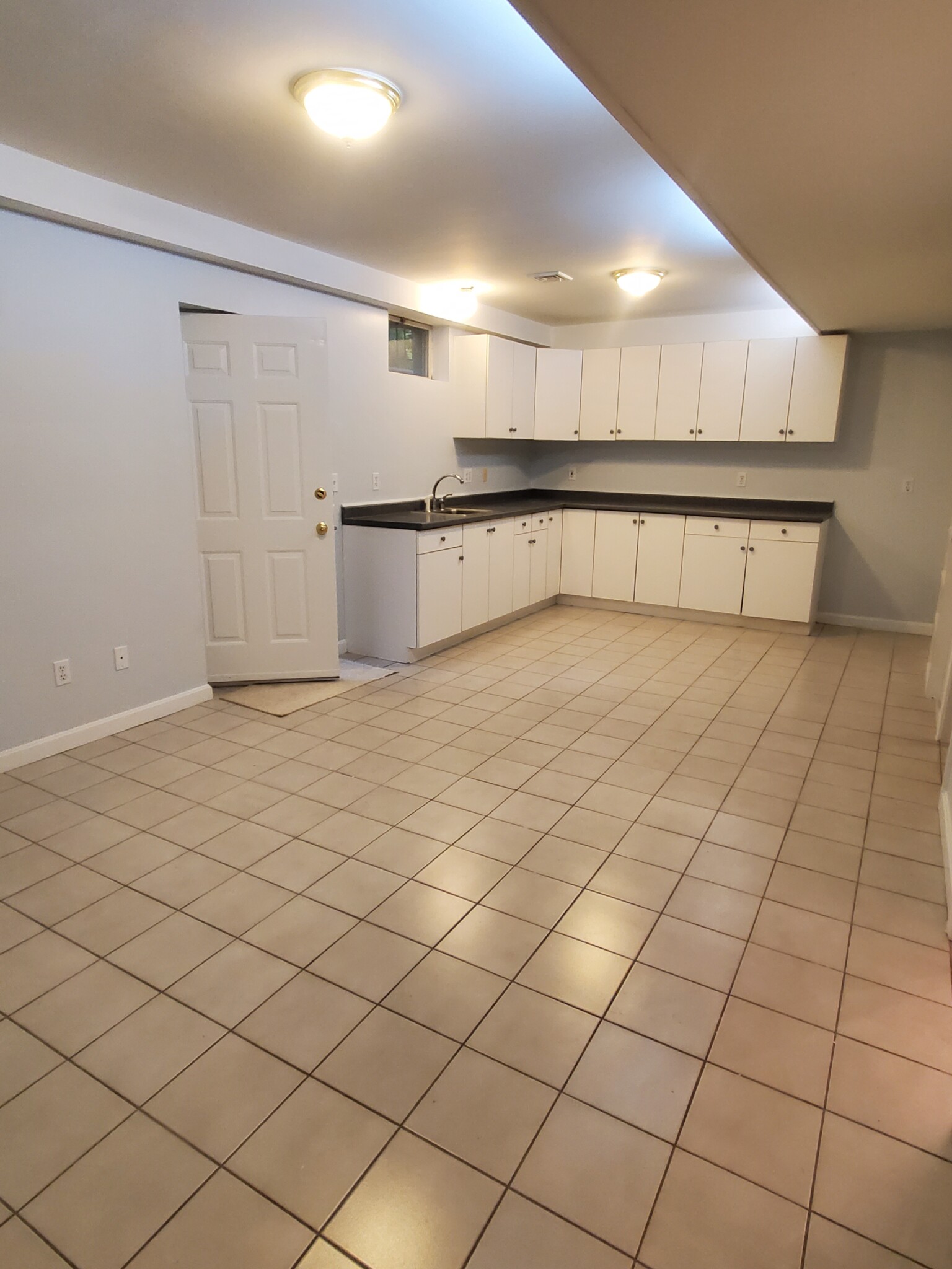 2 bed, 1 bath apartment for rent at 35 Vernon St Unit 35B, Newton — photo 1 of 6