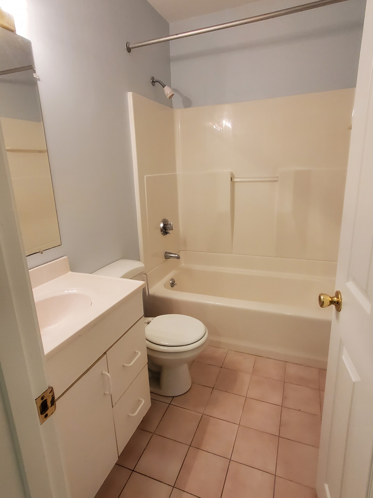 2 bed, 1 bath apartment for rent at 35 Vernon St Unit 35B, Newton — photo 4 of 6