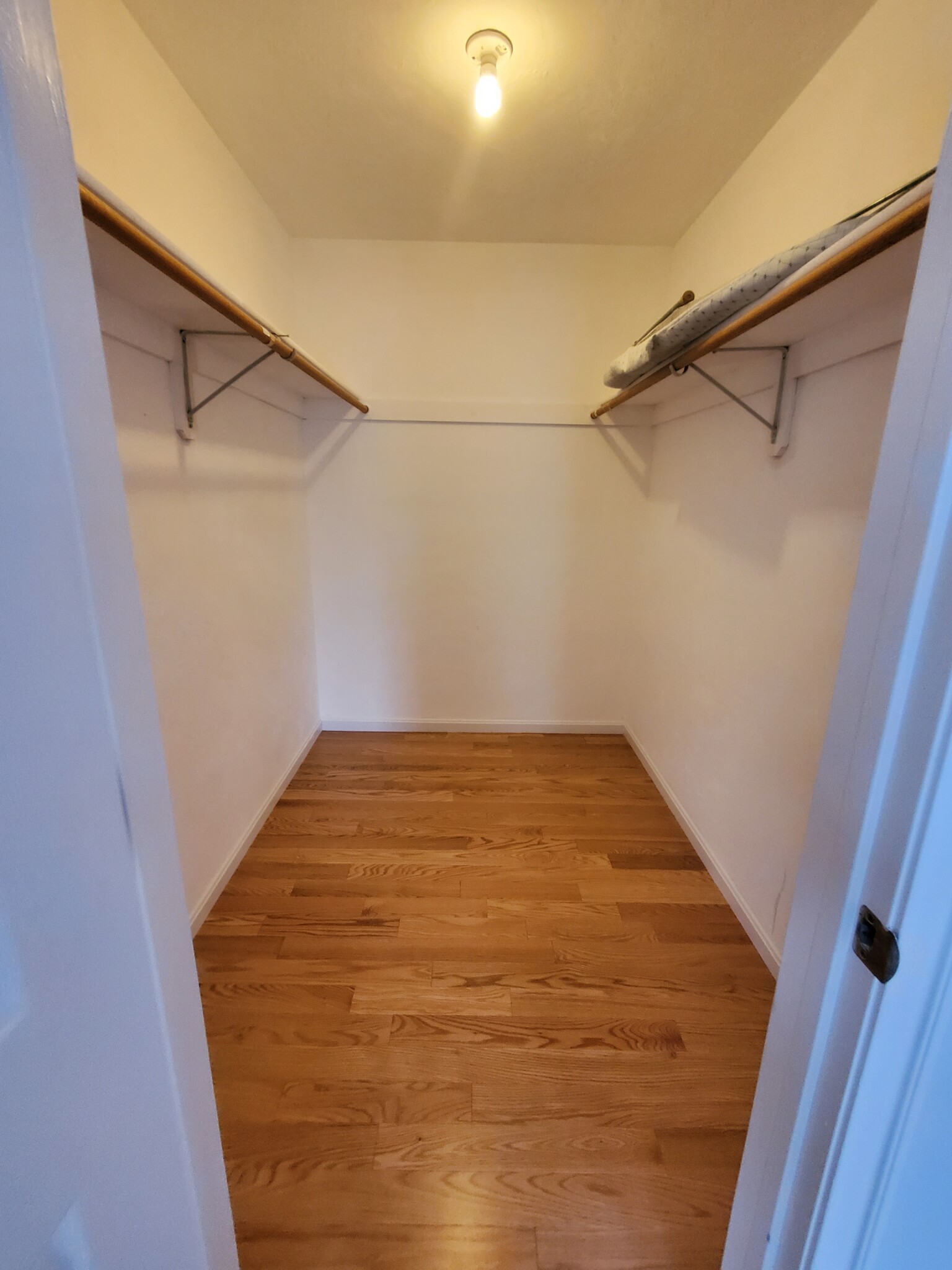 3 bed, 2.5 bath apartment for rent at 35 Vernon St Unit 1, Newton — photo 25 of 28