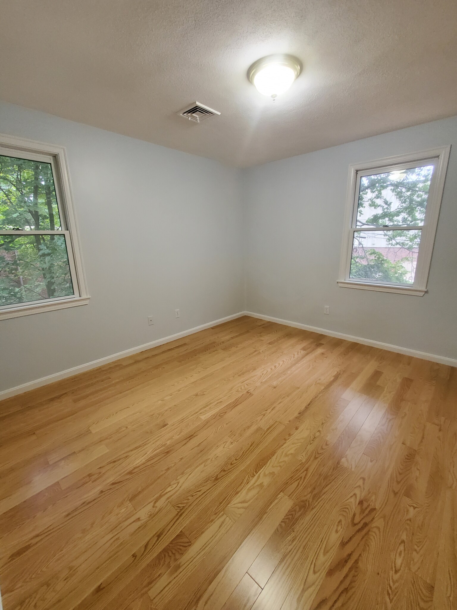 3 bed, 2.5 bath apartment for rent at 35 Vernon St Unit 1, Newton — photo 14 of 28