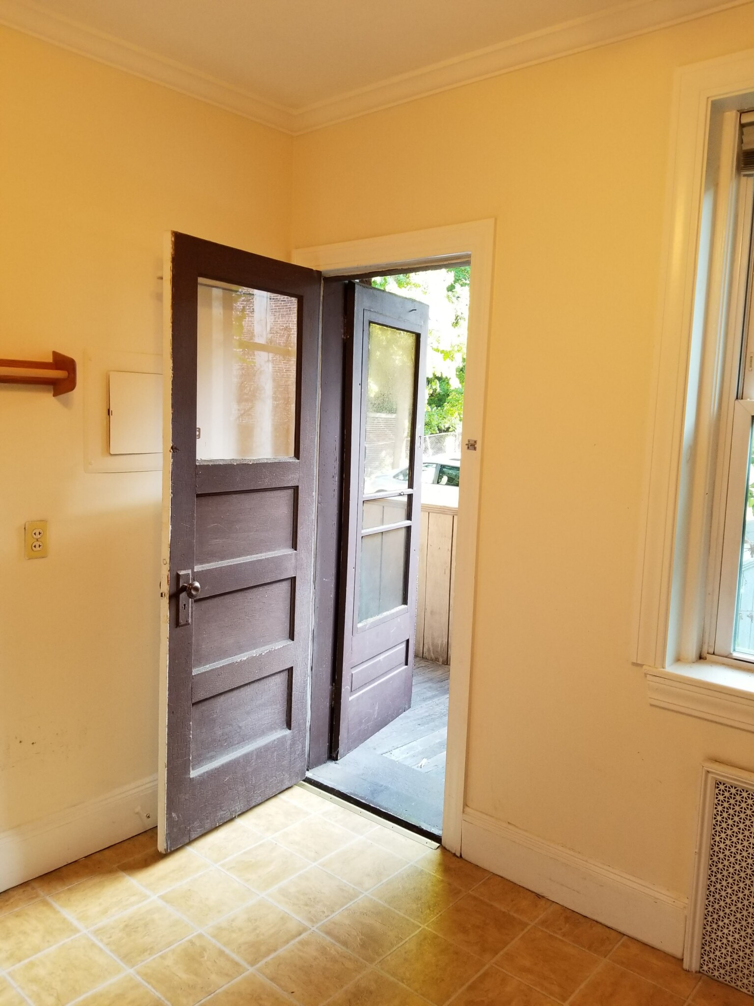 1 bed, 1 bath apartment for rent at 255 Kelton St Unit 4, Allston — photo 9 of 14