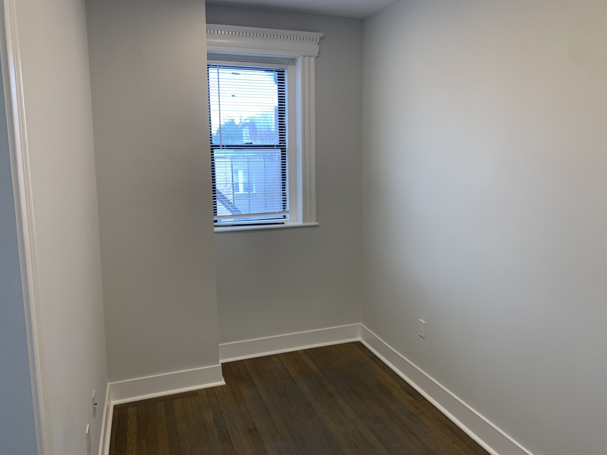 Photo 8 of 11 Queensberry St. Unit 28