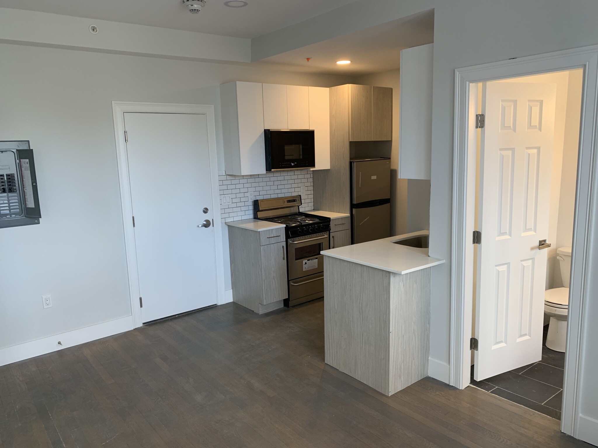 Photo 7 of 11 Queensberry St. Unit 28