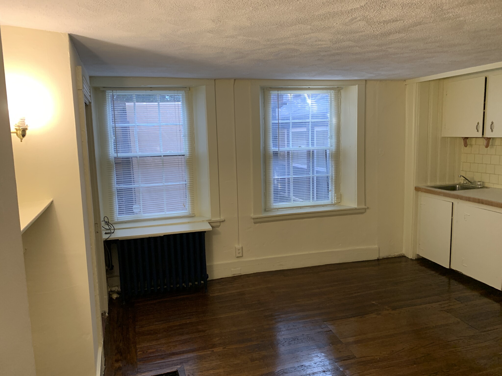 90 Myrtle St, Beacon Hill