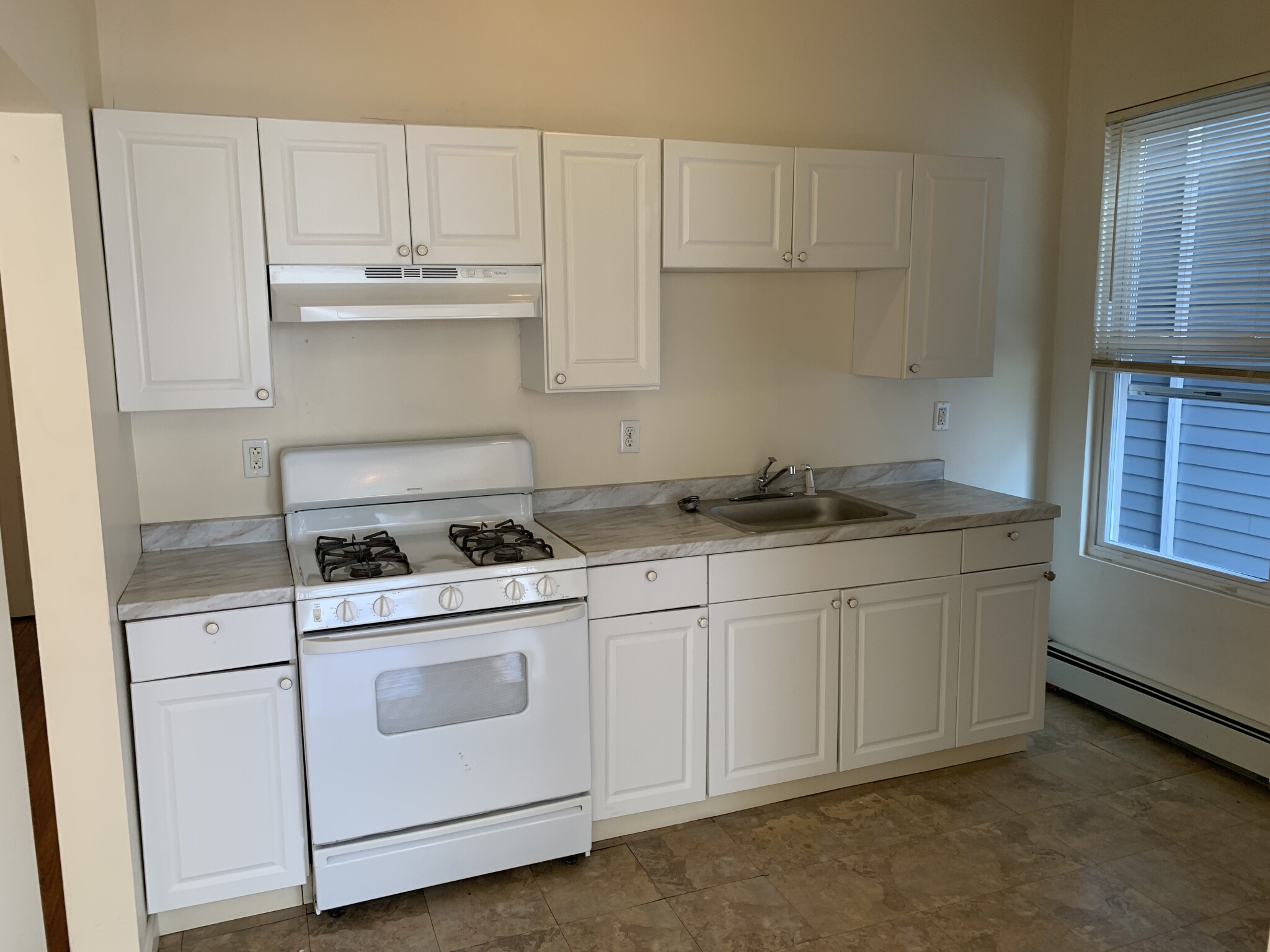 1 bed, 1 bath apartment for rent at 102 Winthrop St Unit 1, Roxbury — photo 1 of 12