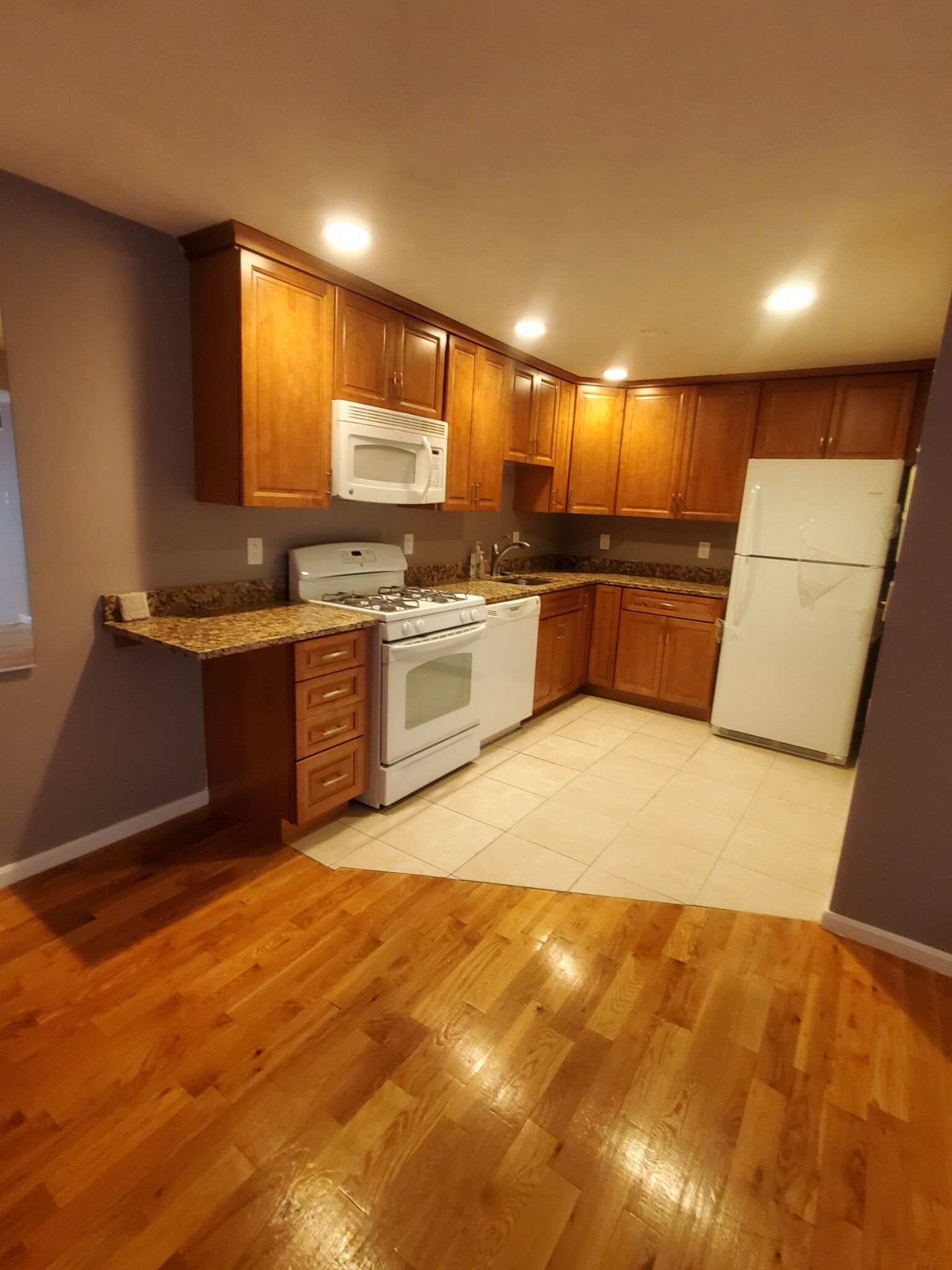 2 bed, 2 bath apartment for rent at 1212 Vfw Pkwy Unit 18, West Roxbury — photo 2 of 14